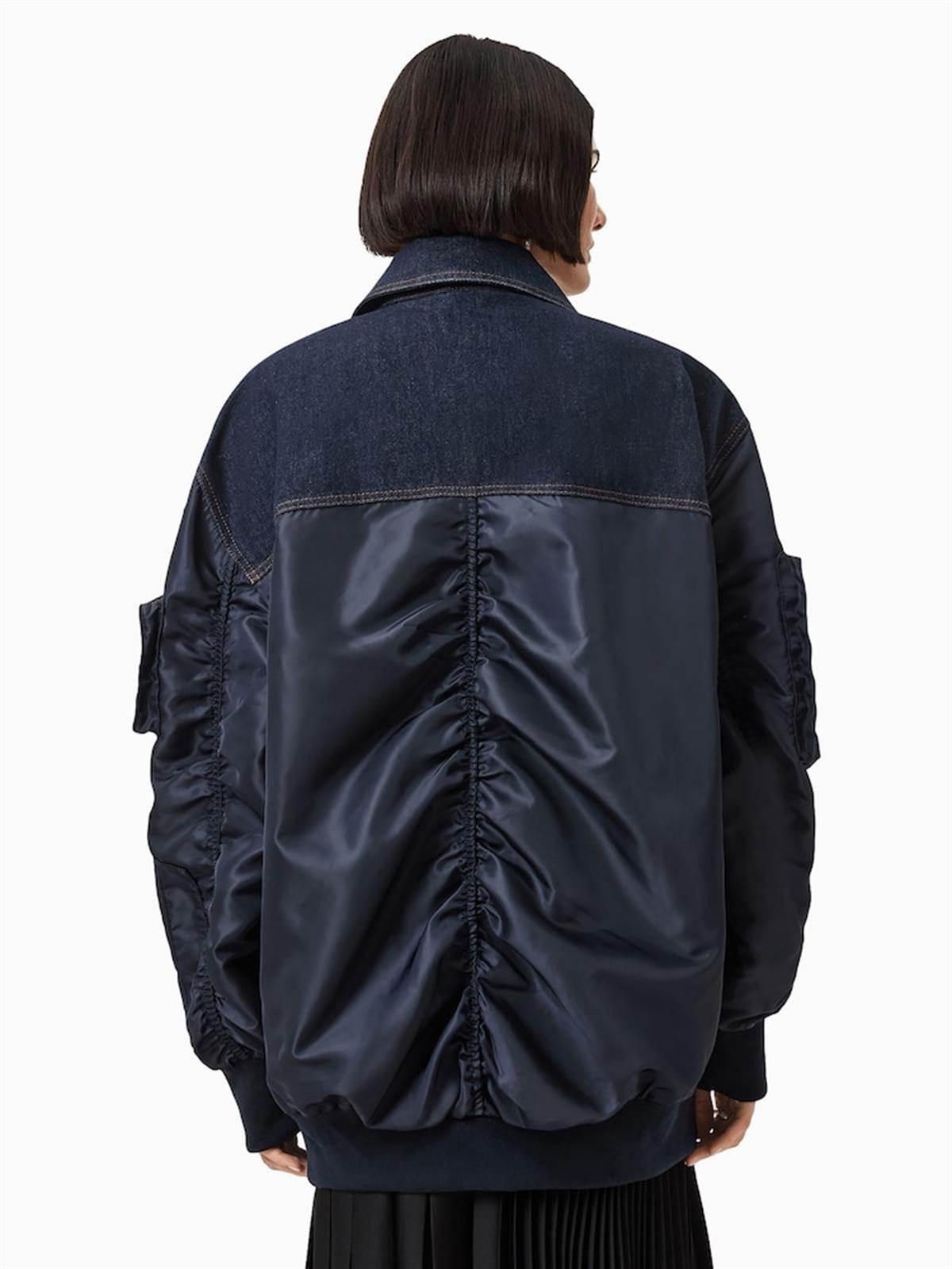 Lacivert Oversize Çoklu Cep ve Fermuar Detaylı Kot Ceket