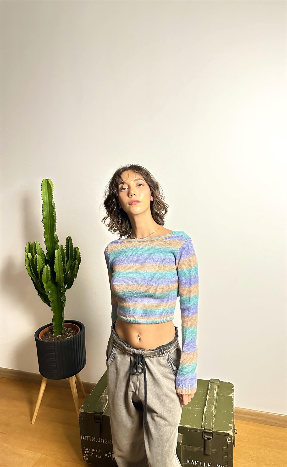 Sırt Dekolteli Triko Bluz 