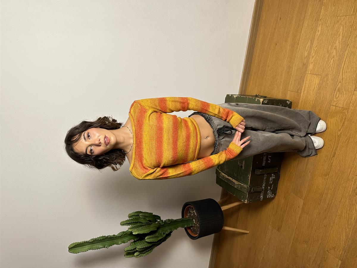 Sırt Dekolteli Triko Bluz