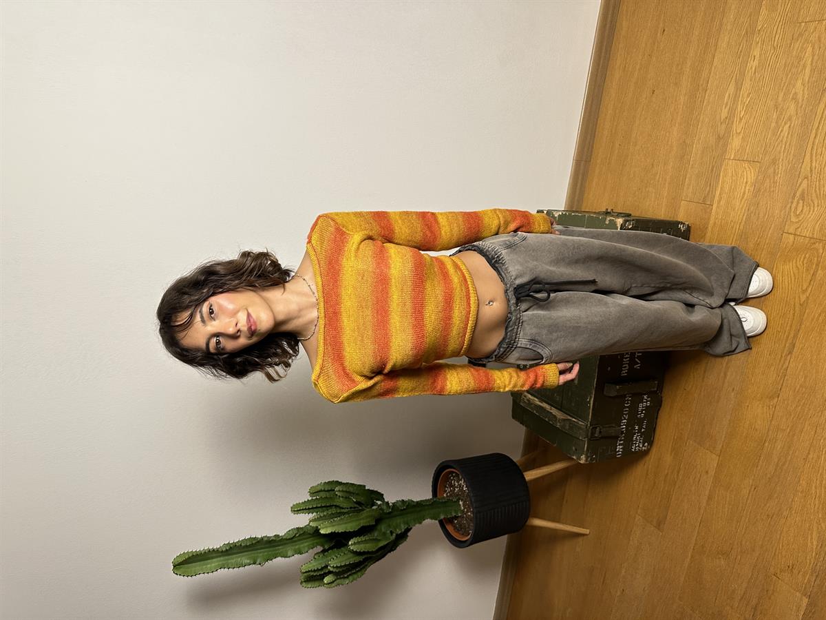 Sırt Dekolteli Triko Bluz