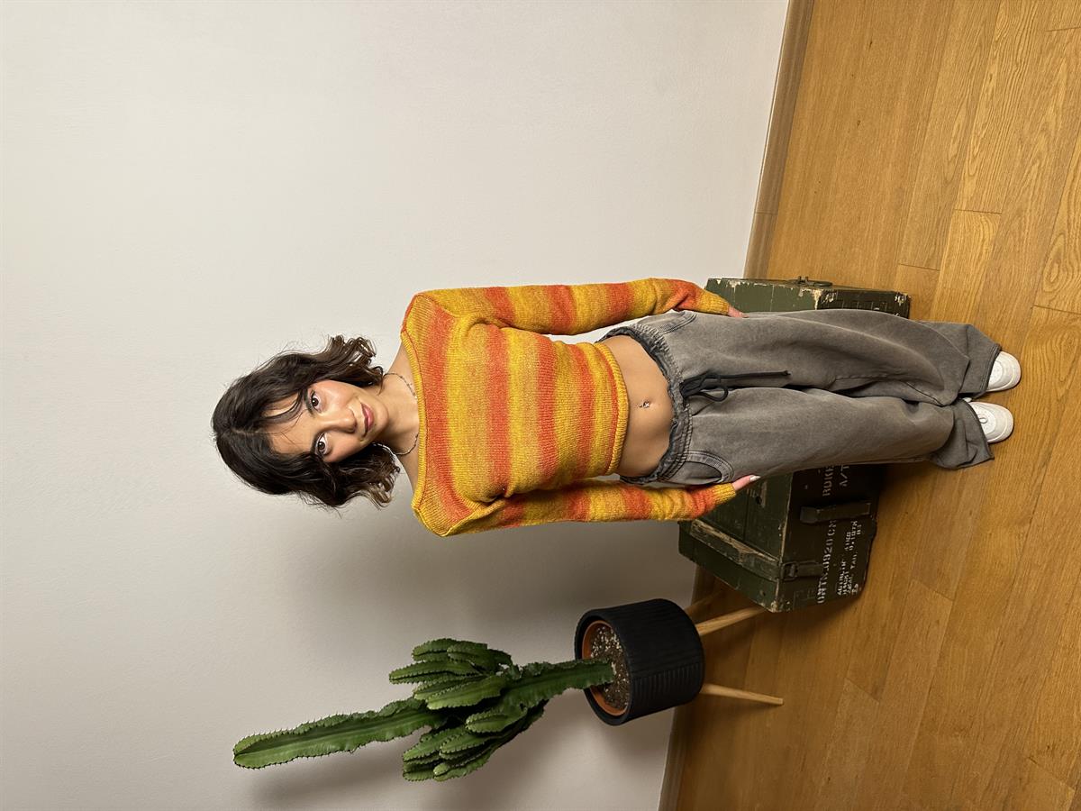 Sırt Dekolteli Triko Bluz