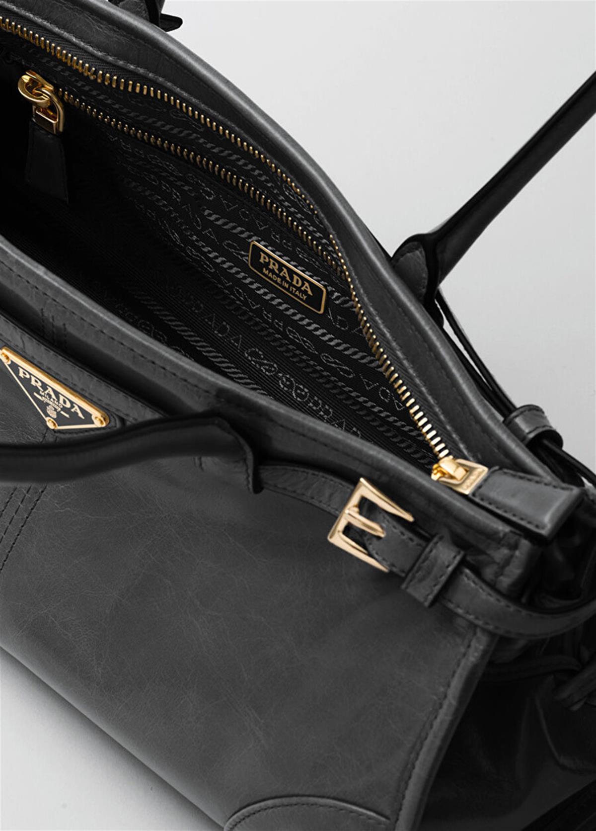 Siyah Deri Orta Boy El Çantası