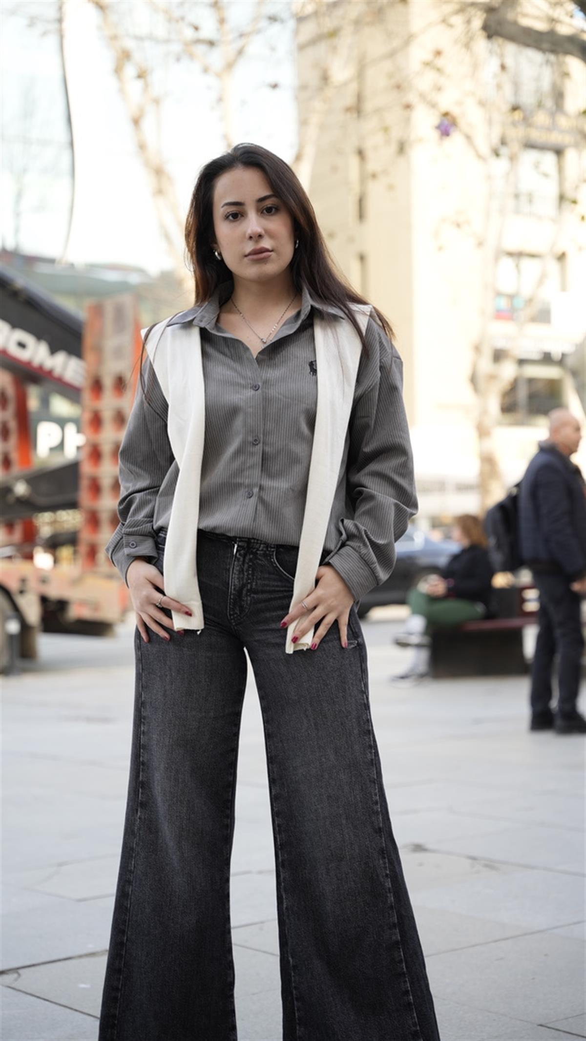 Triko Detaylı Beyaz Çizgili Gri Gömlek