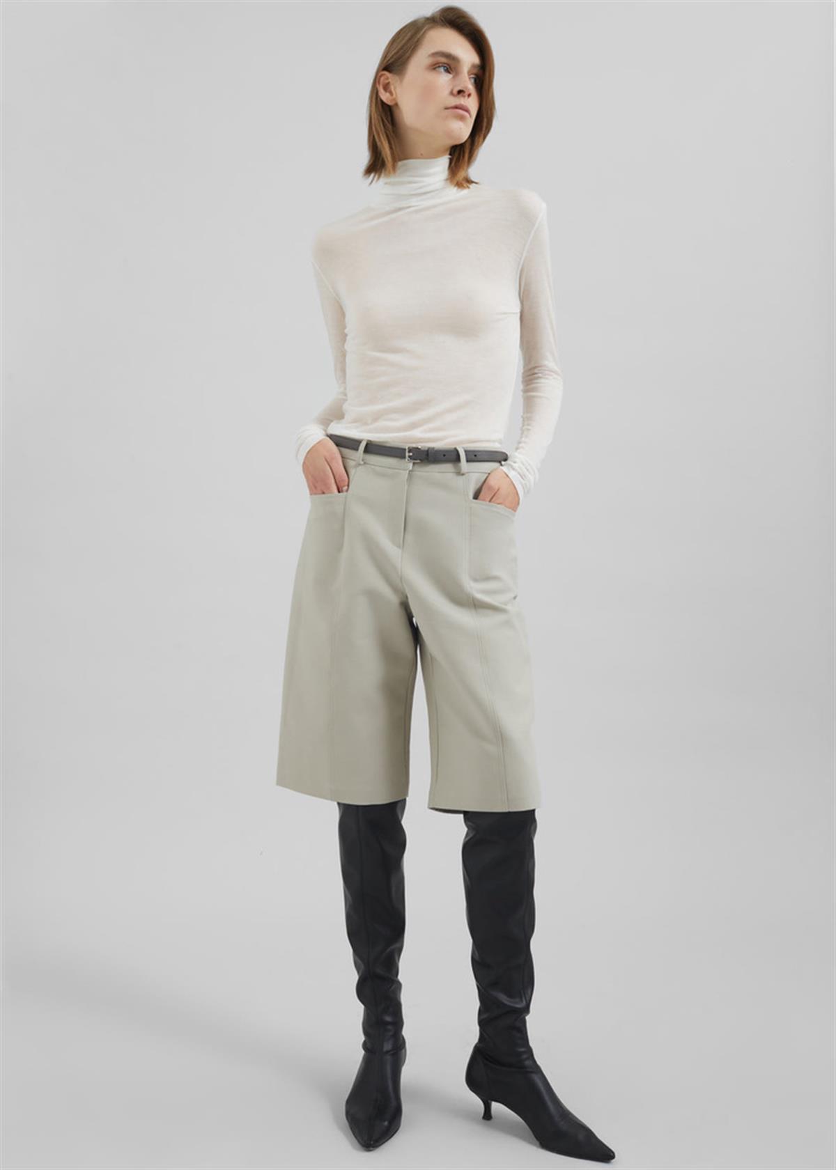 Beyaz Yarım Balıkçı Yaka Transparan Bluz