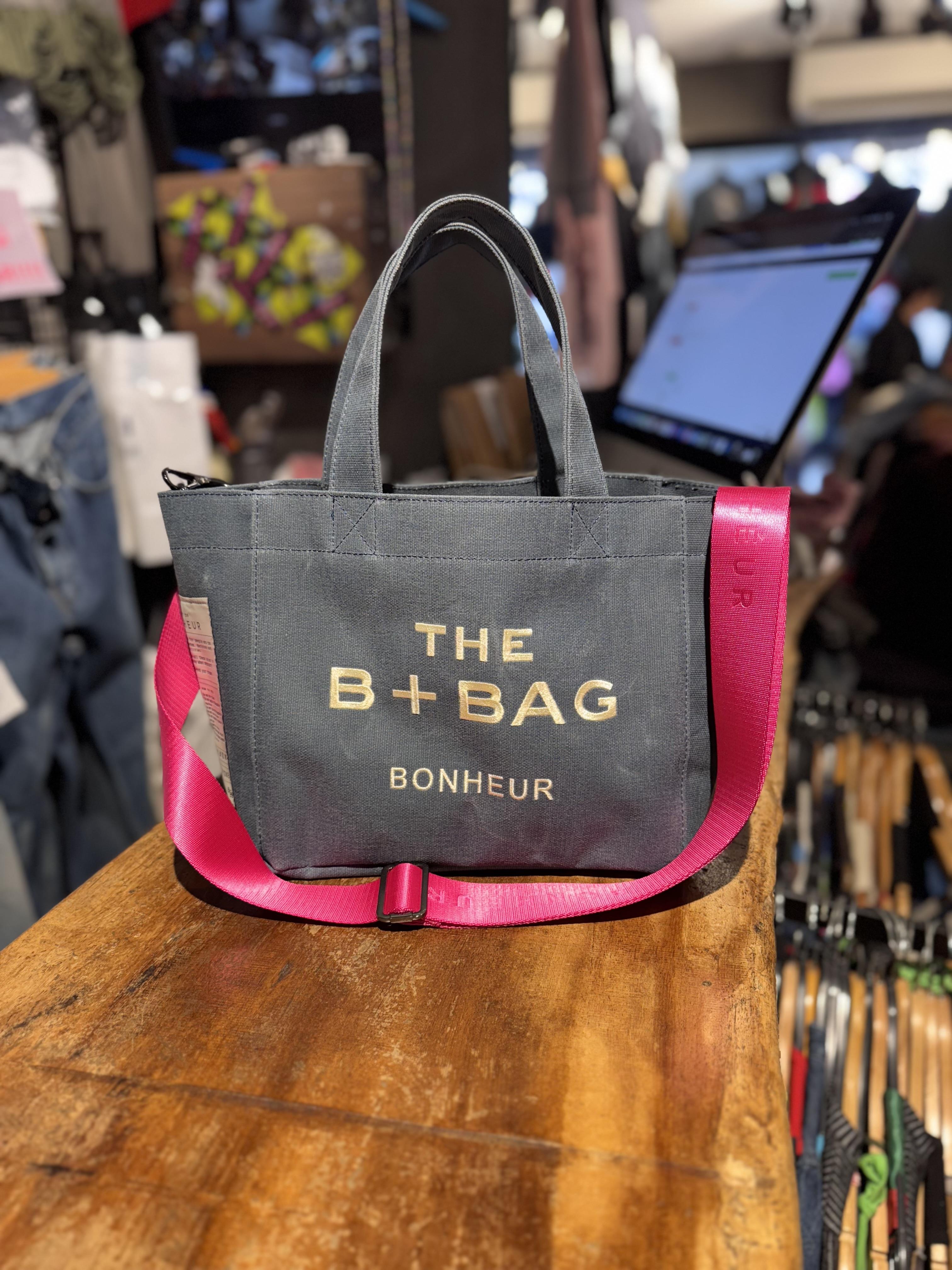 Askısı Renkli Mavi Çanta