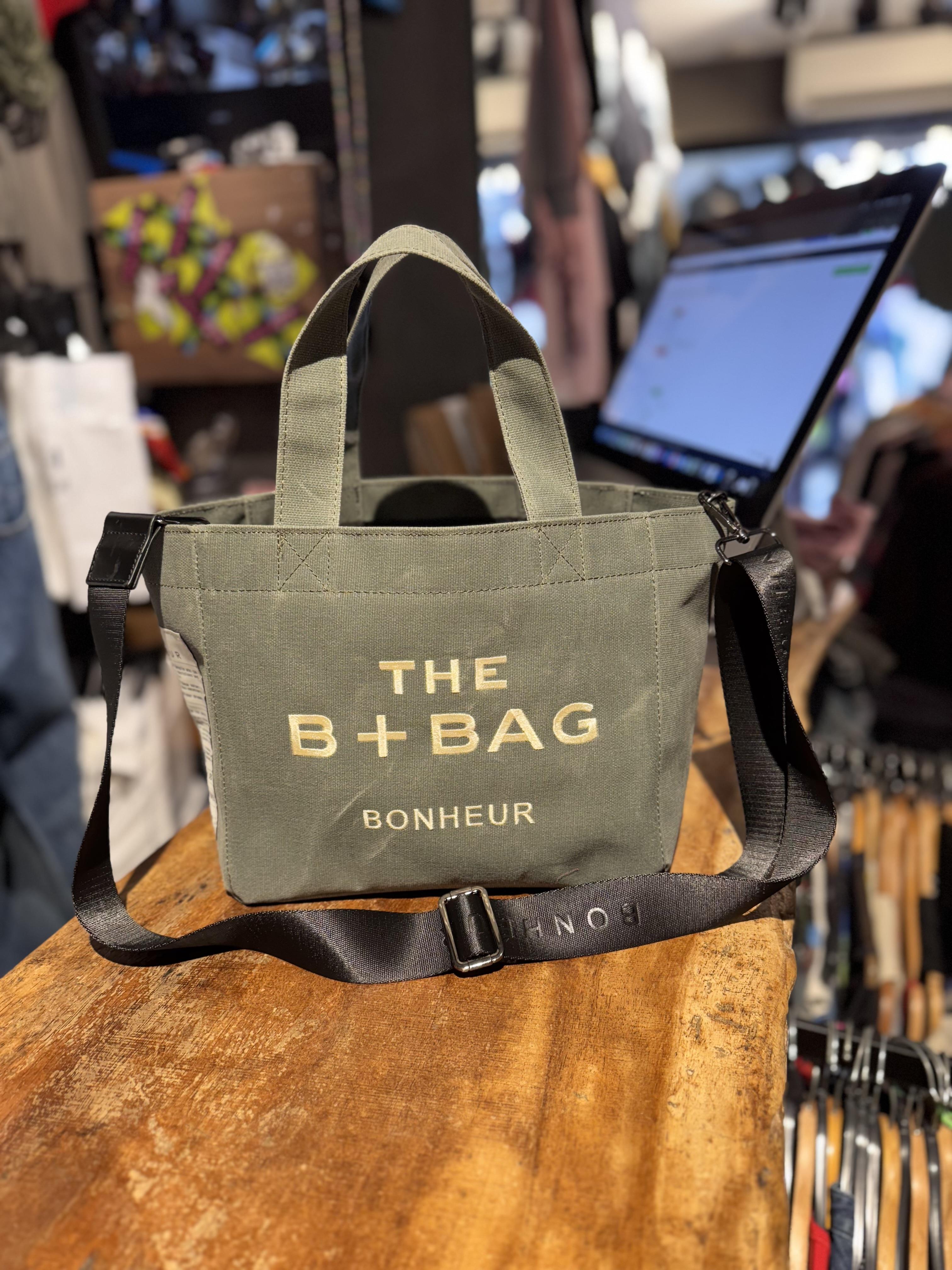 Askısı Renkli Yeşil Çanta