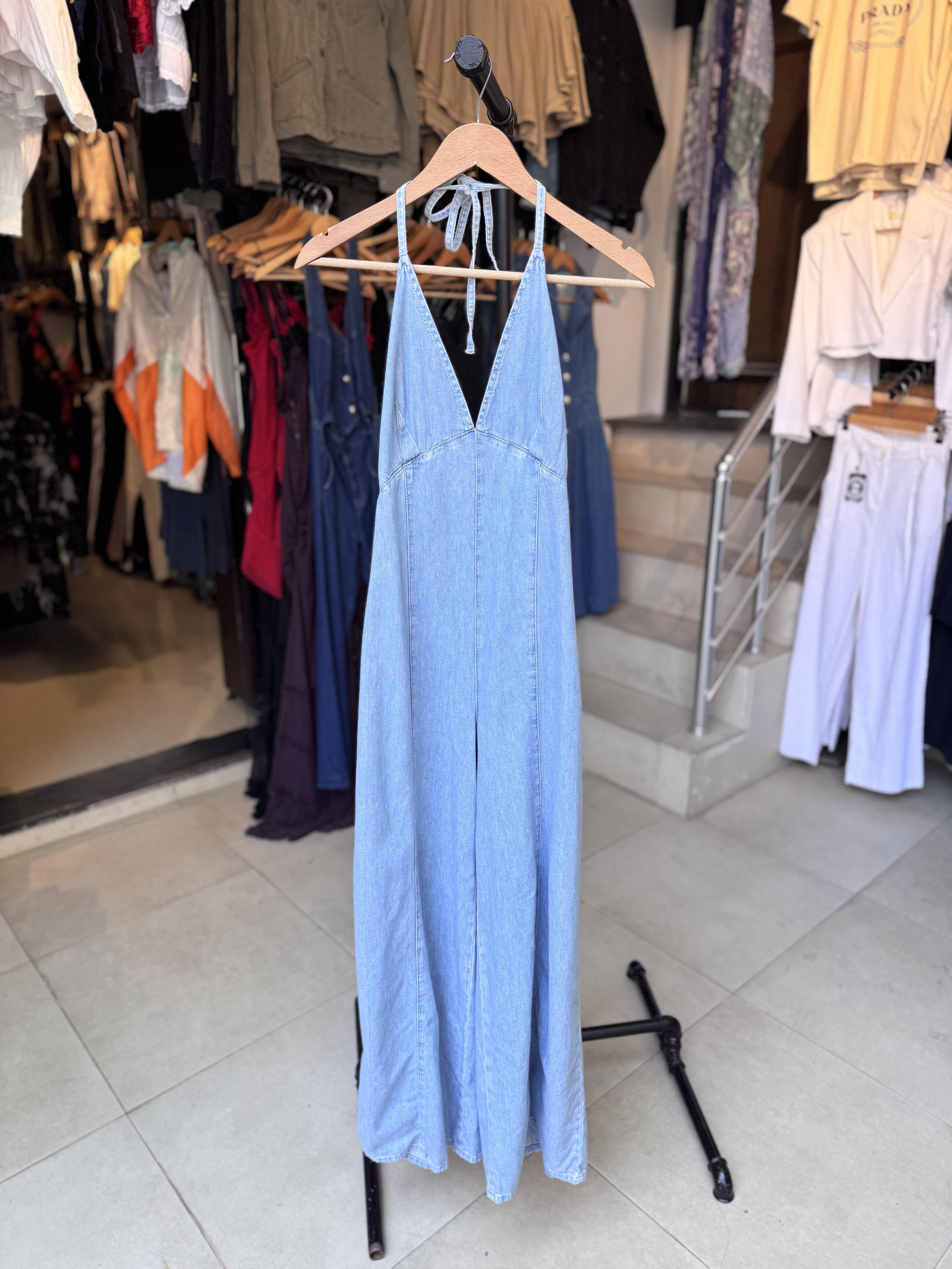 Boyundan Askılı Sırt Dekolteli İnce Denim Tulum