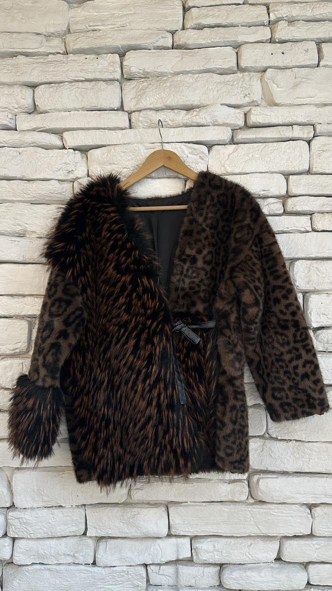 İthal Leopar Detaylı Kemerli Kürk