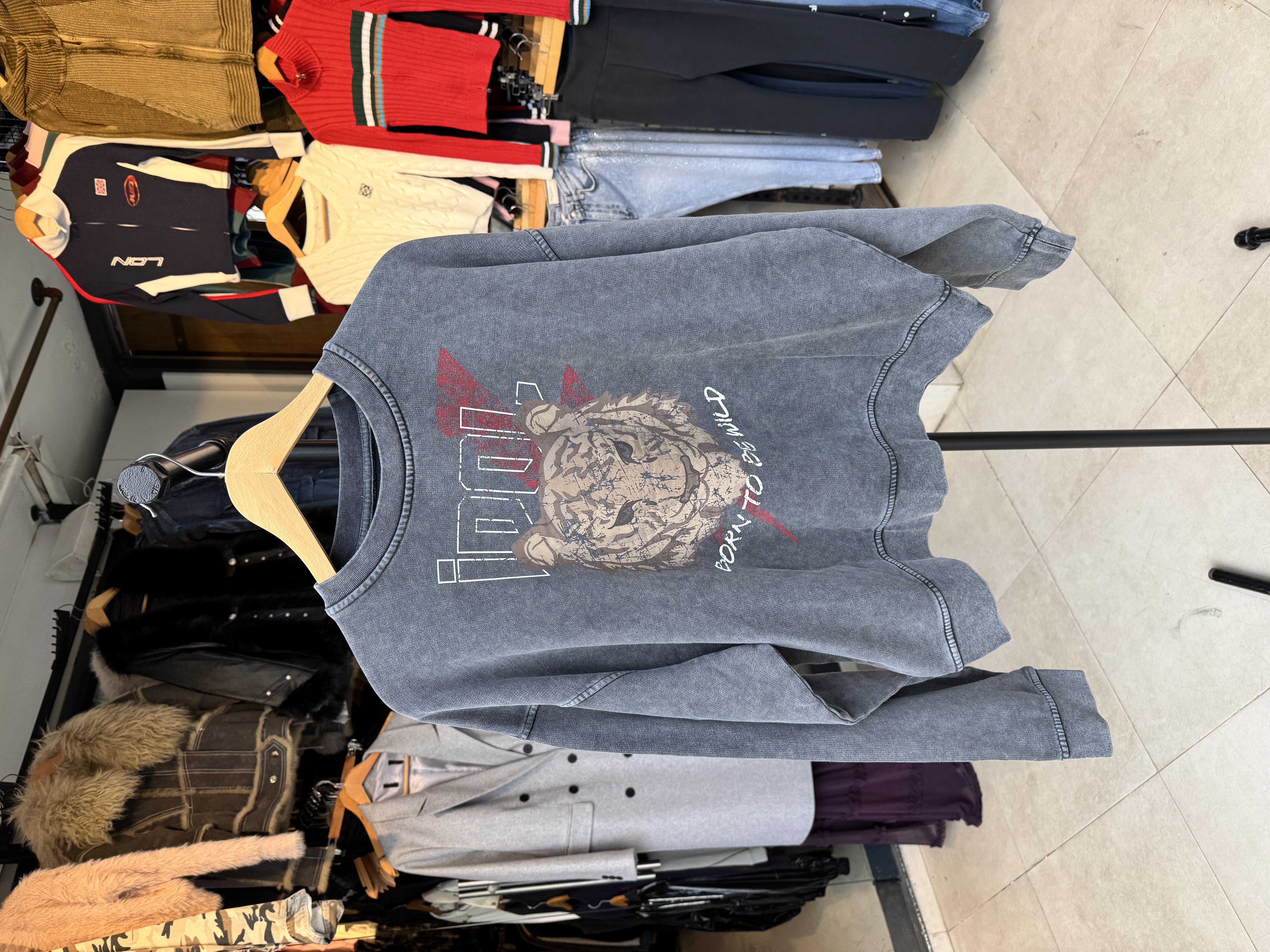 Yıkamalı Gri Aslan Baskılı Sweatshirt