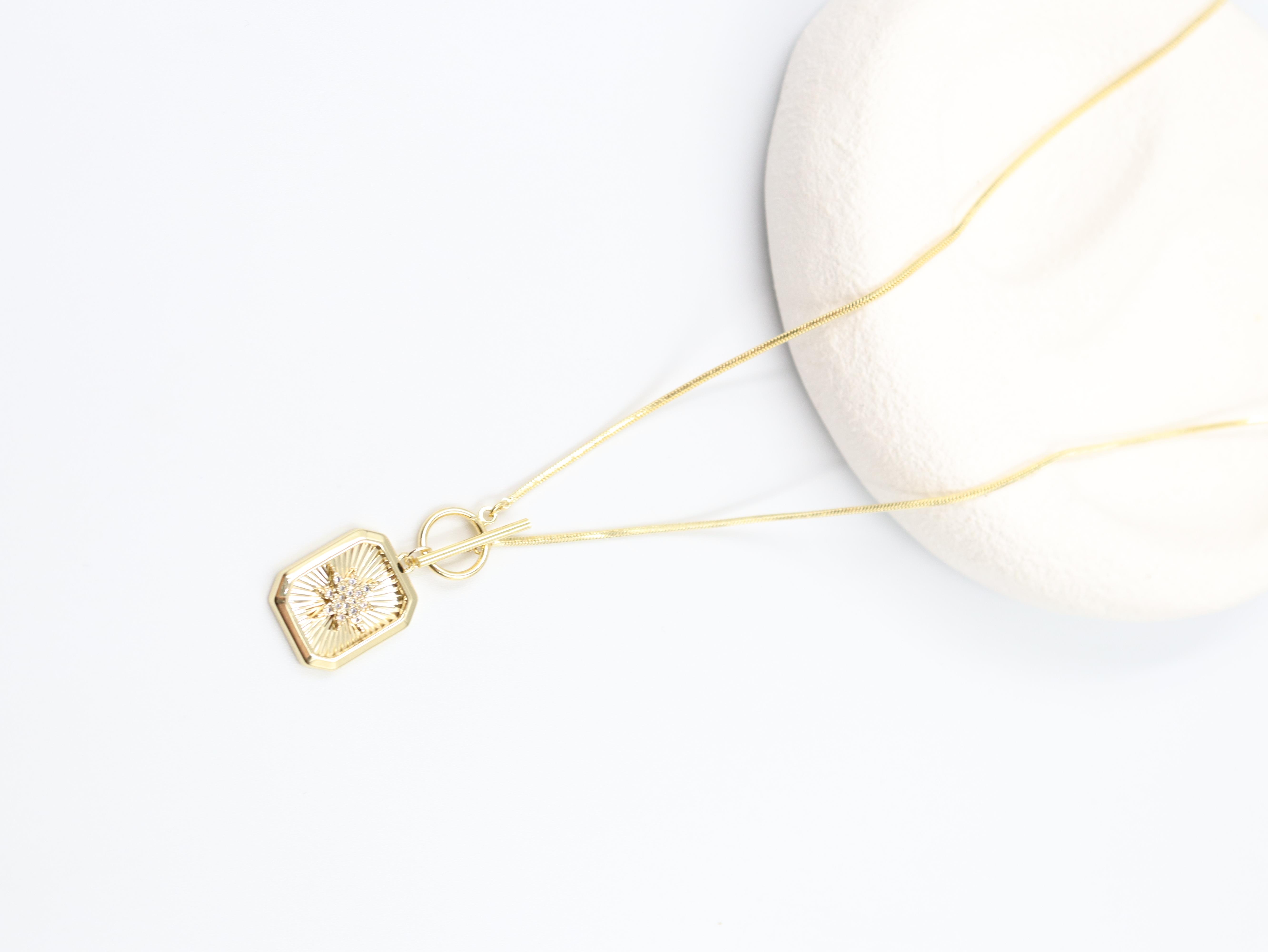Avenelle Gold Kolye