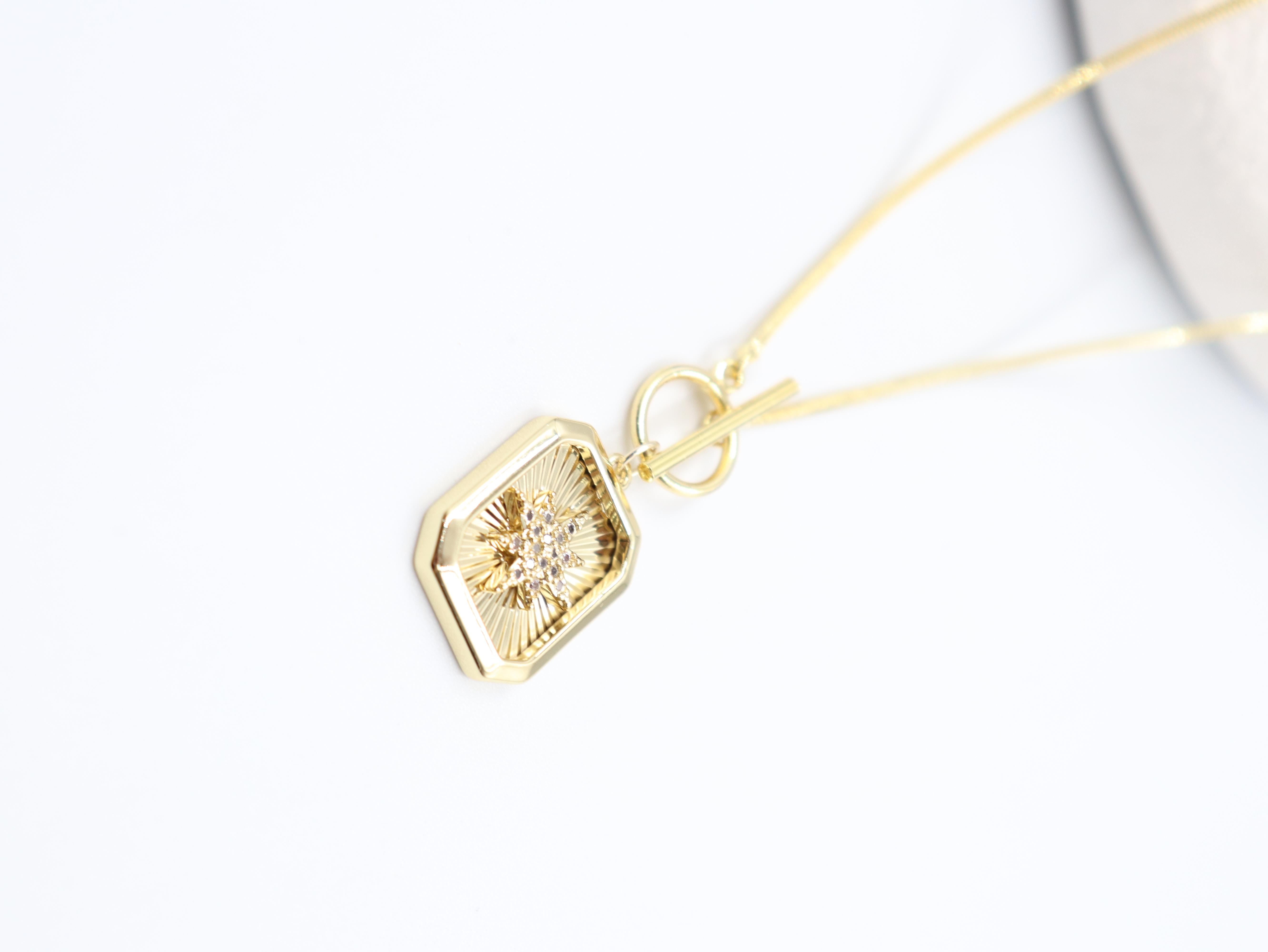 Avenelle Gold Kolye