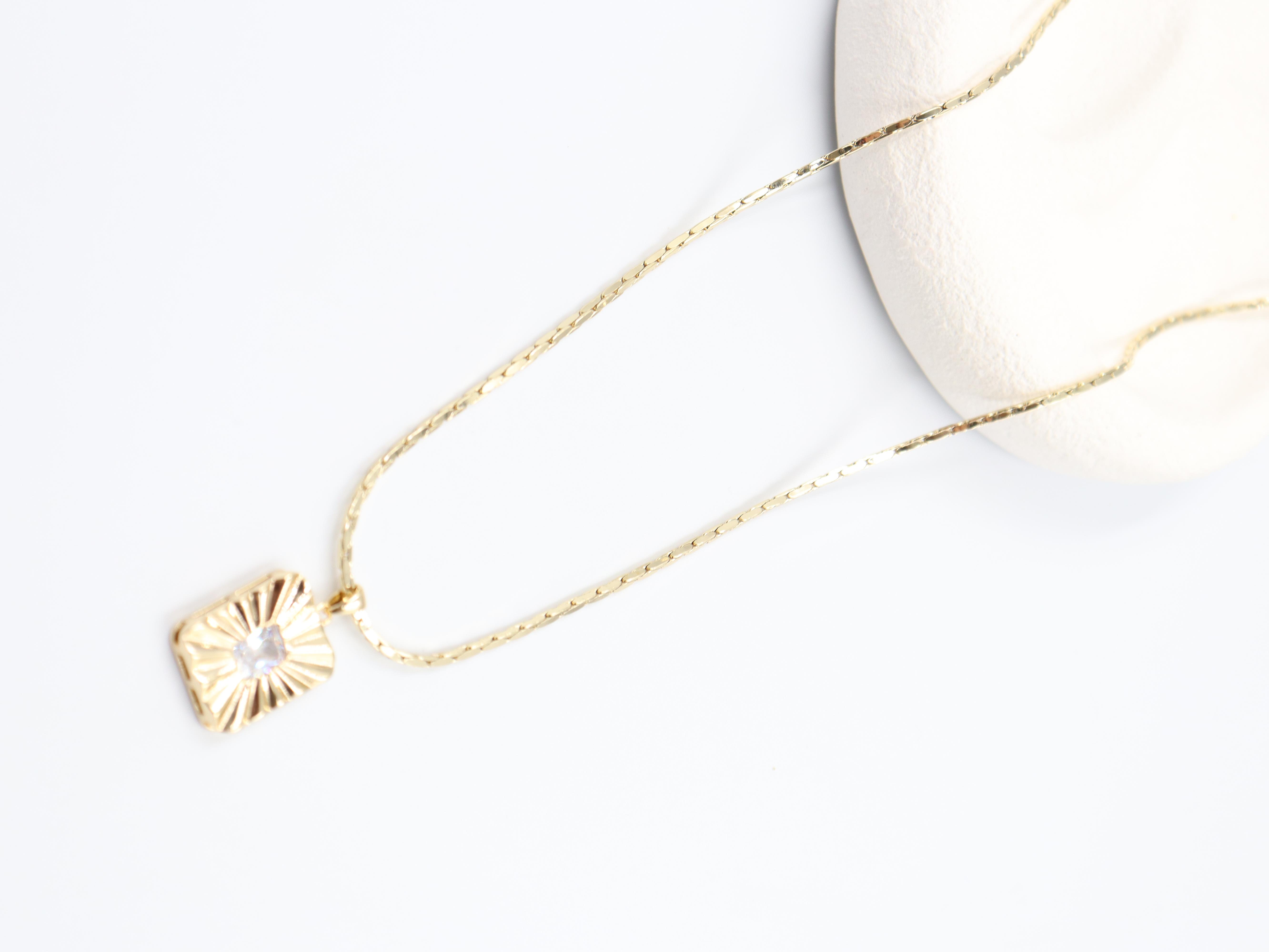 Bellarose Gold Kolye