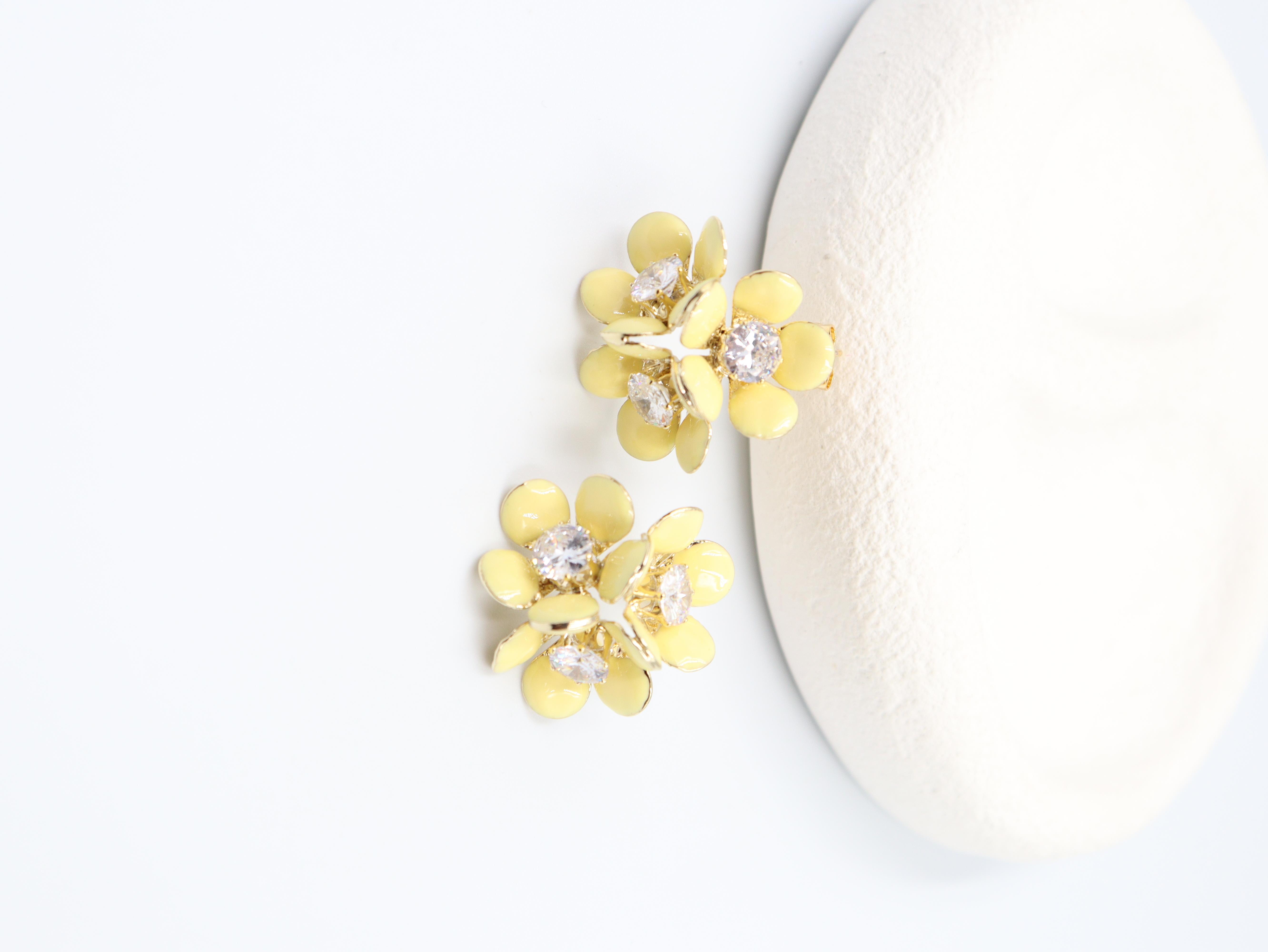 Zorelia Çelik Küpe