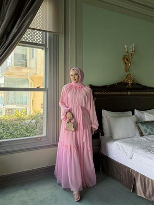 Boğazdan Çiçek Desenli Şifon Elbise Pembe