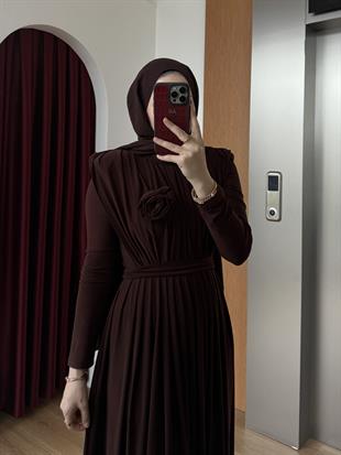 Gül Detaylı Sandy Elbise Kahverengi