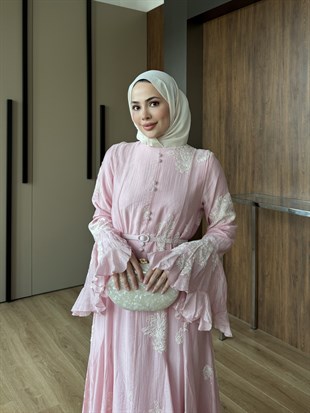 Nakış İşlemeli Volan Kollu Elbise Pembe