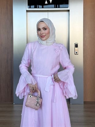 Omuzu Çiçekli Vual Elbise Pembe