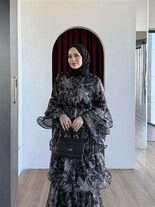 Volanlı Desenli Şifon Elbise Siyah