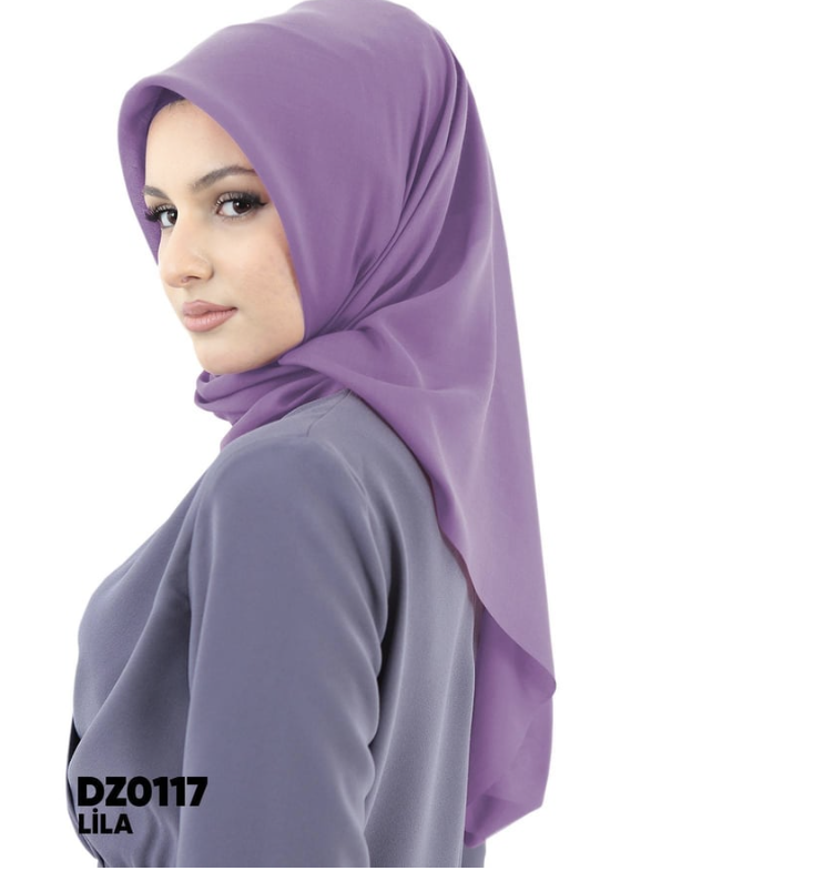 Kare eşarp ile yapılmış günlük kombin örneği – Yazma Deryası