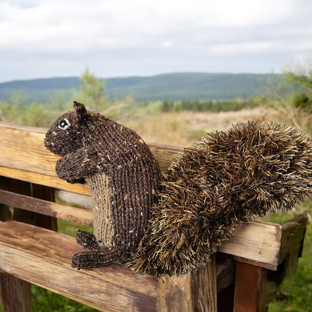 Squirrel Eyelash Yarn Animal