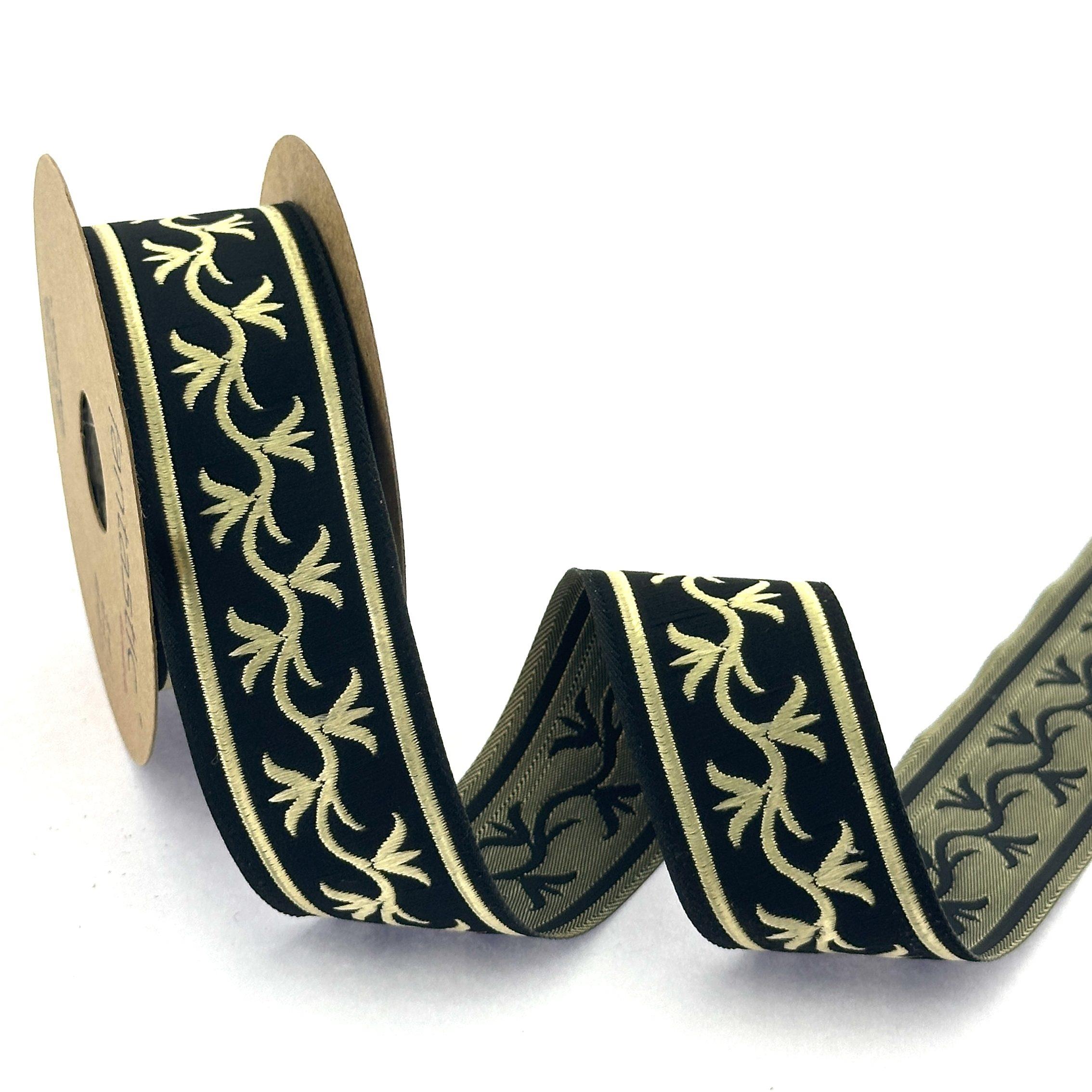 Classic Ribbon Border DKN