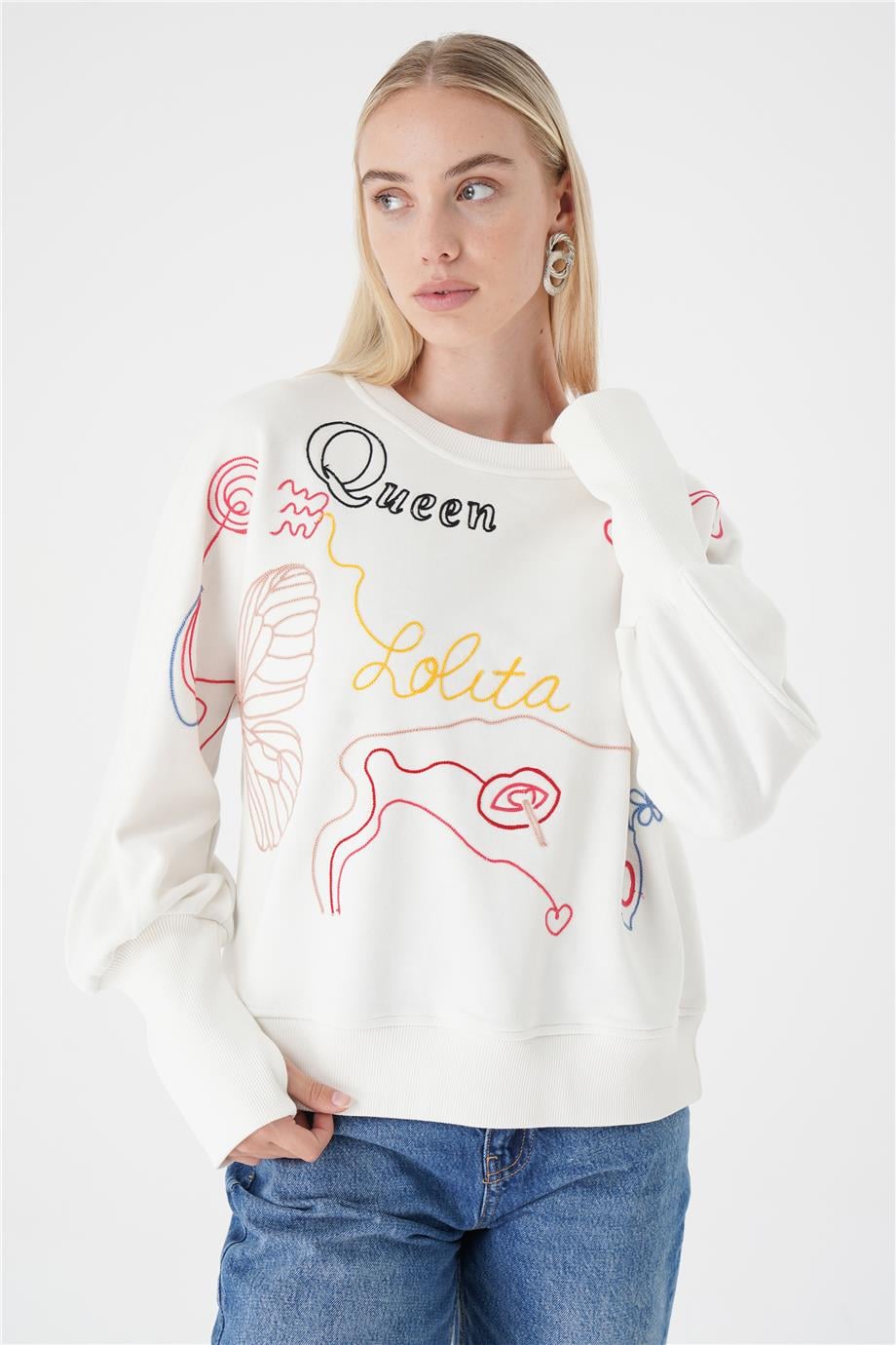 RENKLİ NAKIŞLI SWEAT