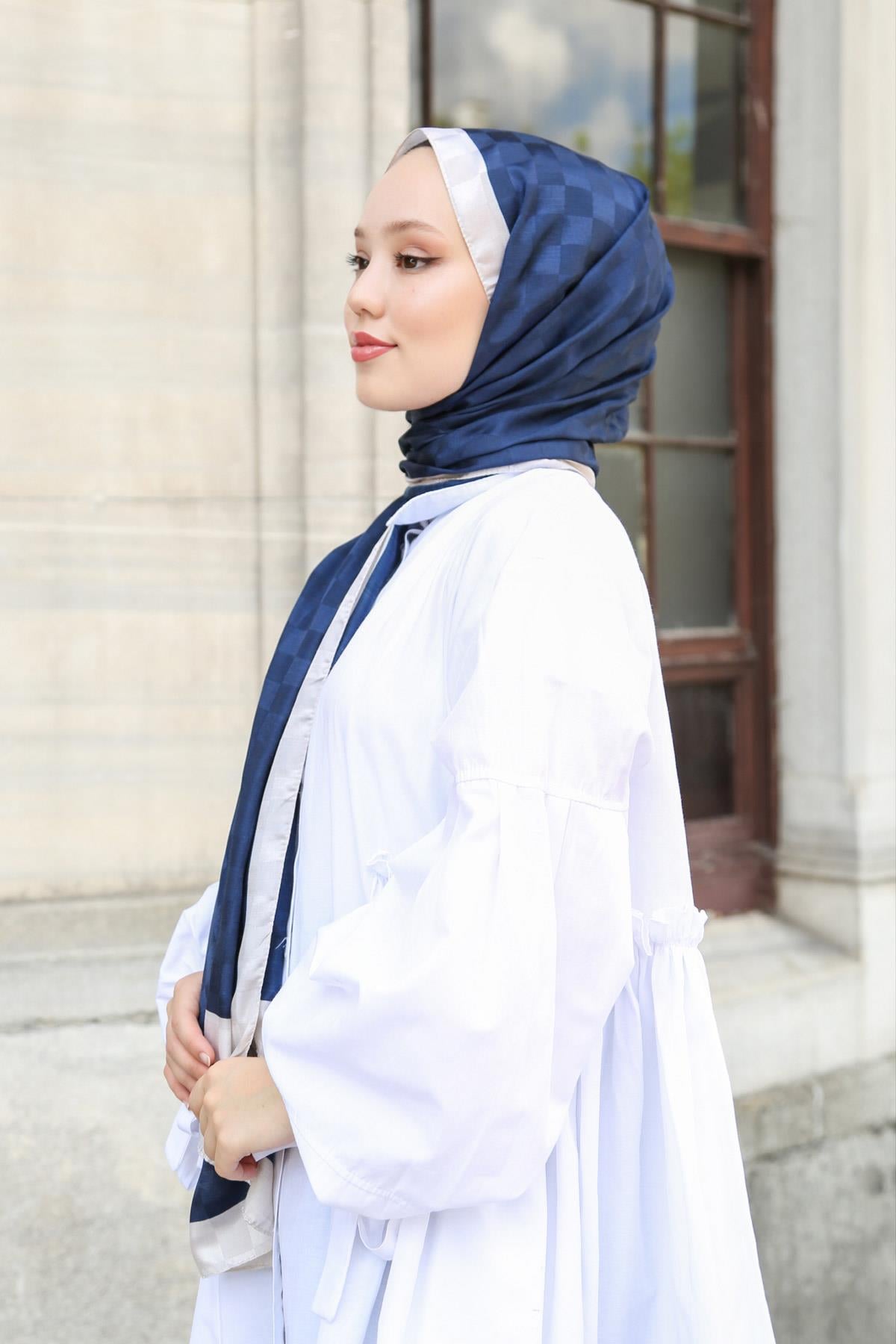 Monogram Shawl MONOV03-04