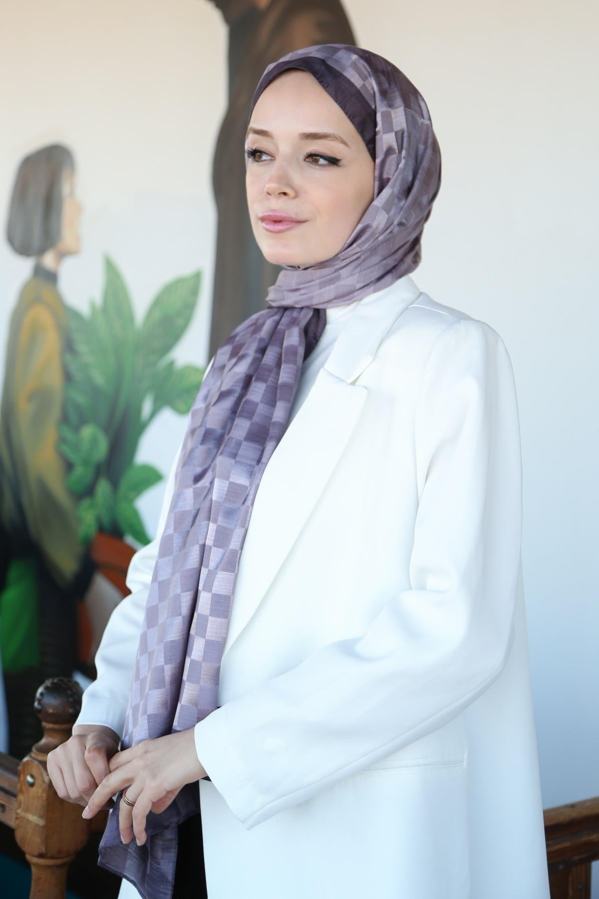 Monogram Shawl MONOV03-33