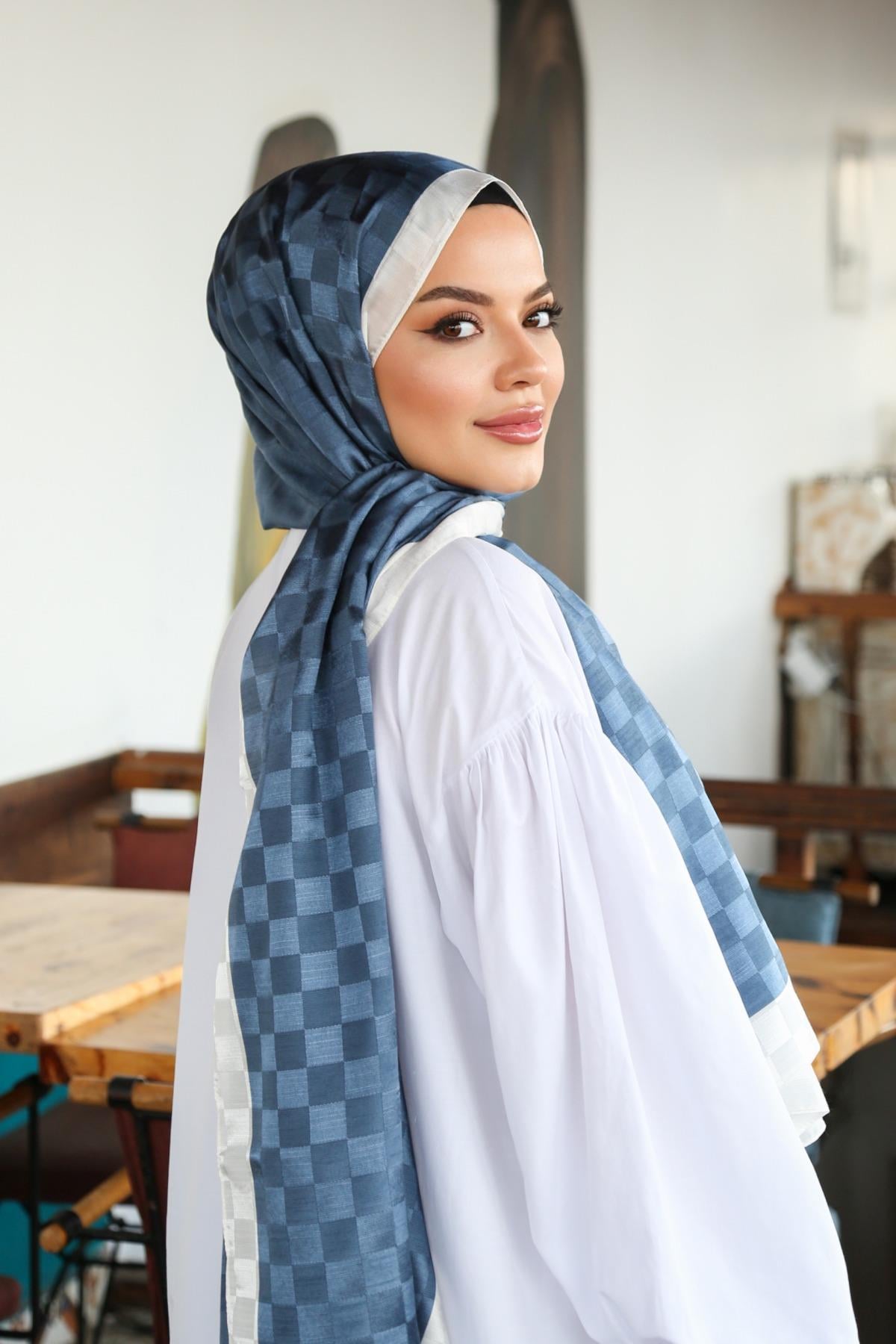 Monogram Shawl MONOV03-38