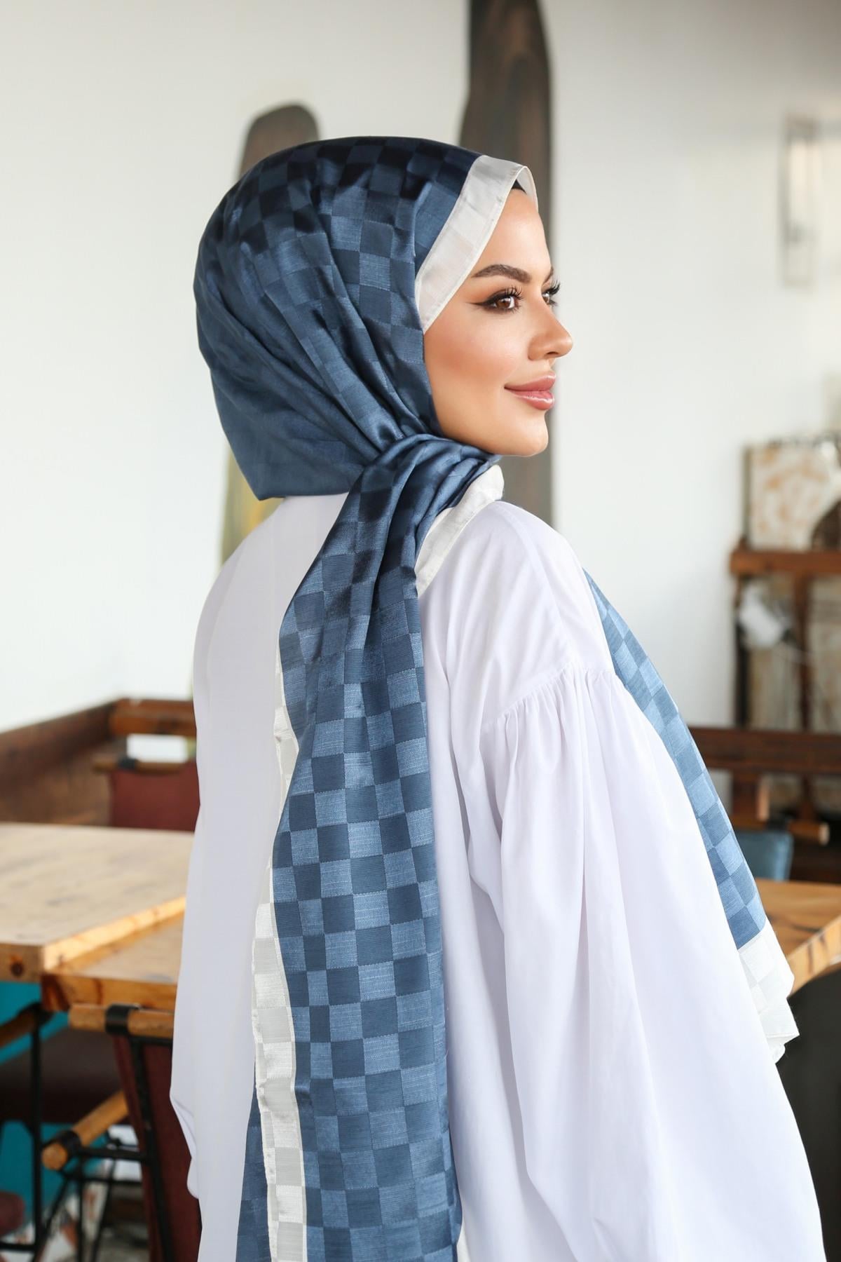 Monogram Shawl MONOV03-38