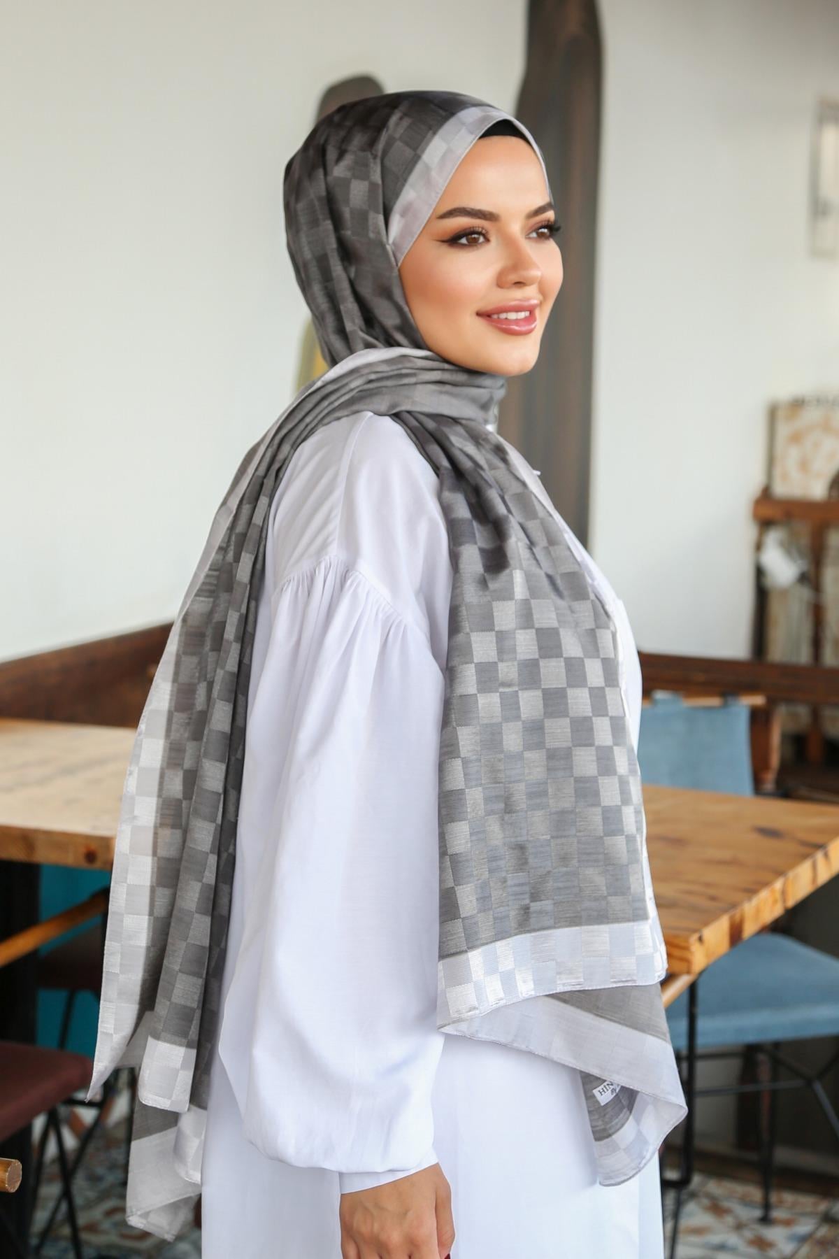 Monogram Shawl MONOV03-42