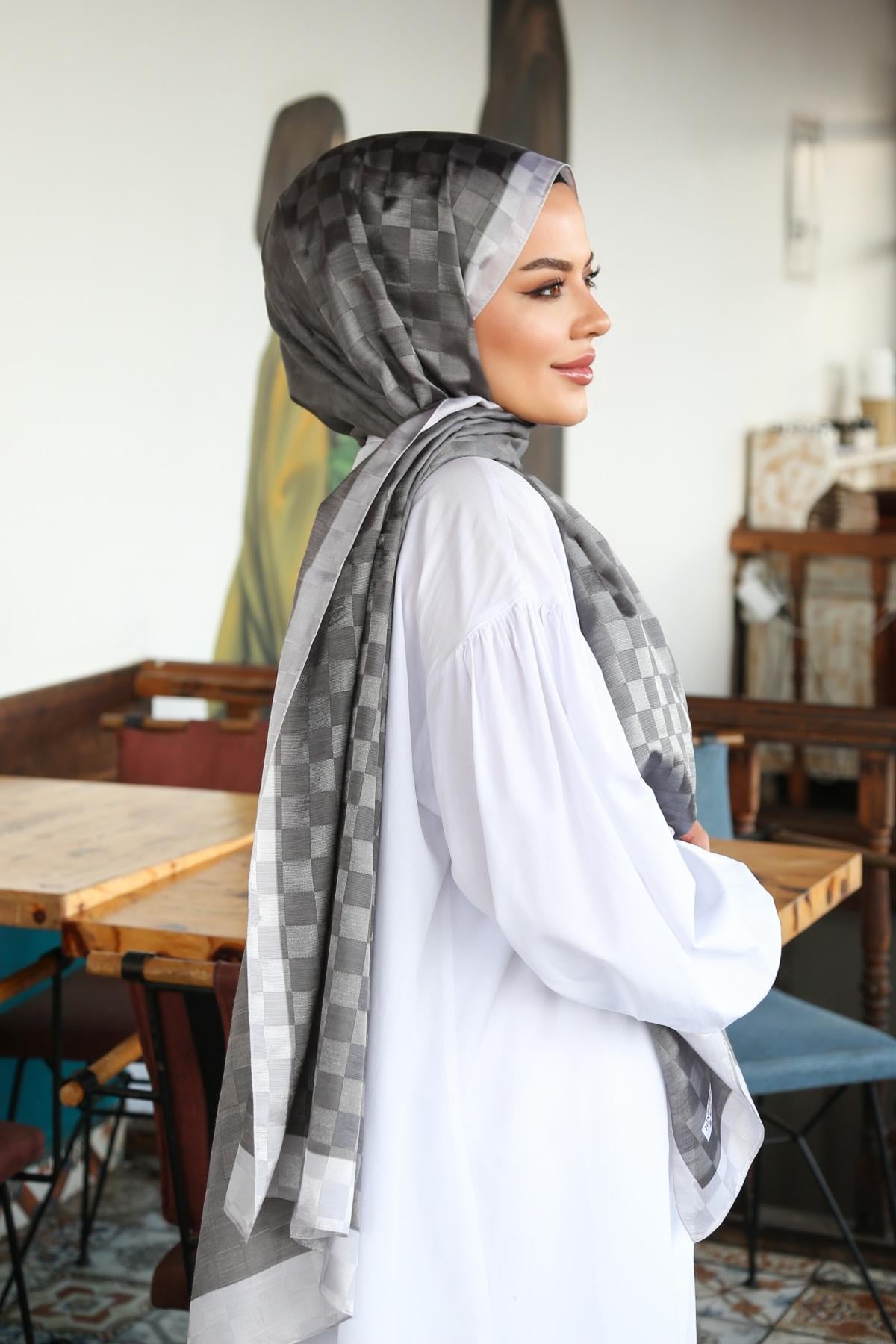 Monogram Shawl MONOV03-42