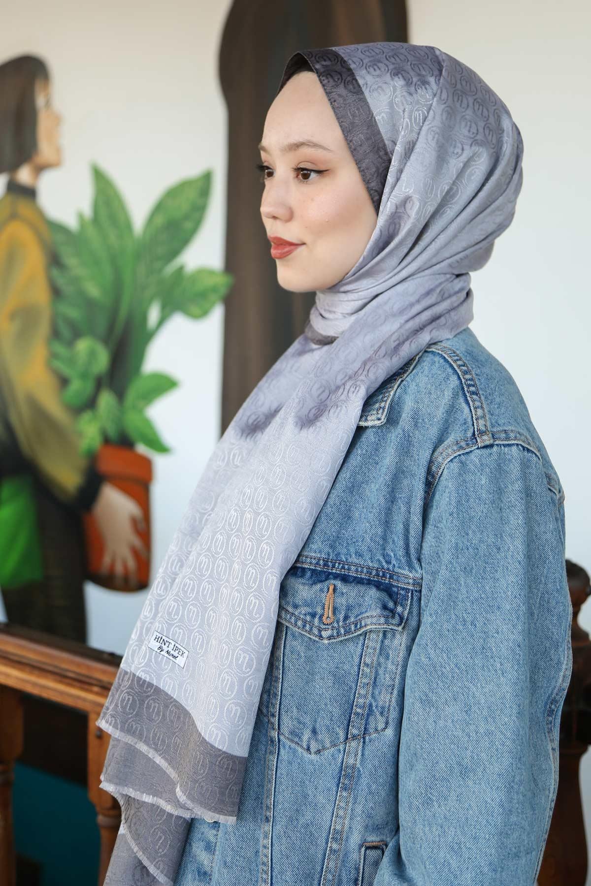 Monogram Shawl MONOV08-04