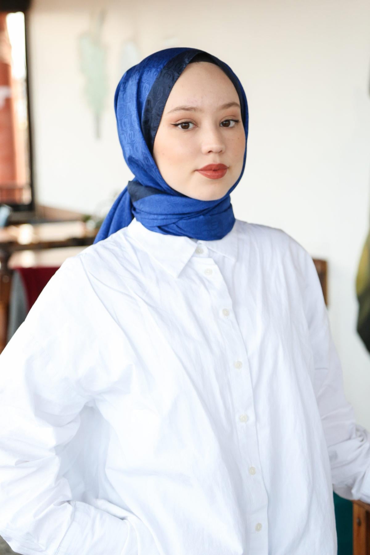 Monogram Shawl MONOV08-17
