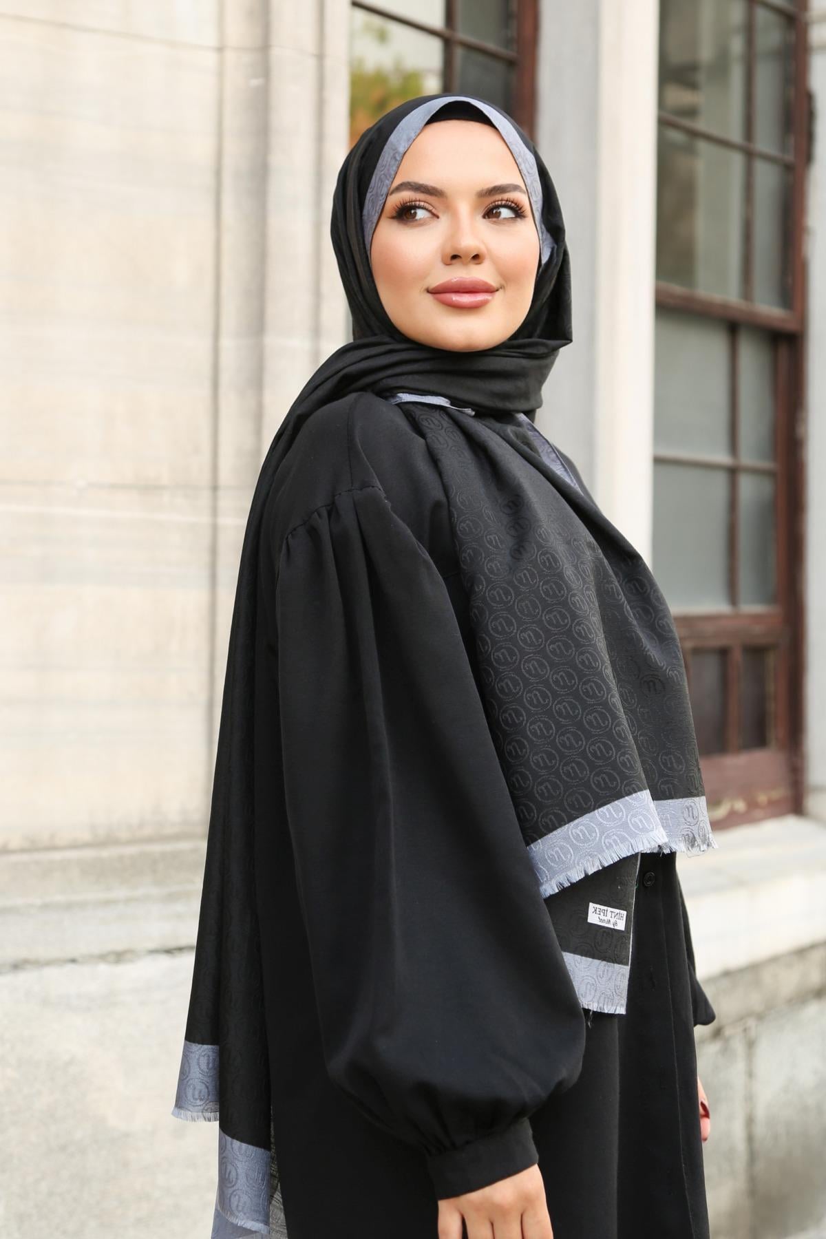 Monogram Shawl MONOV08-32