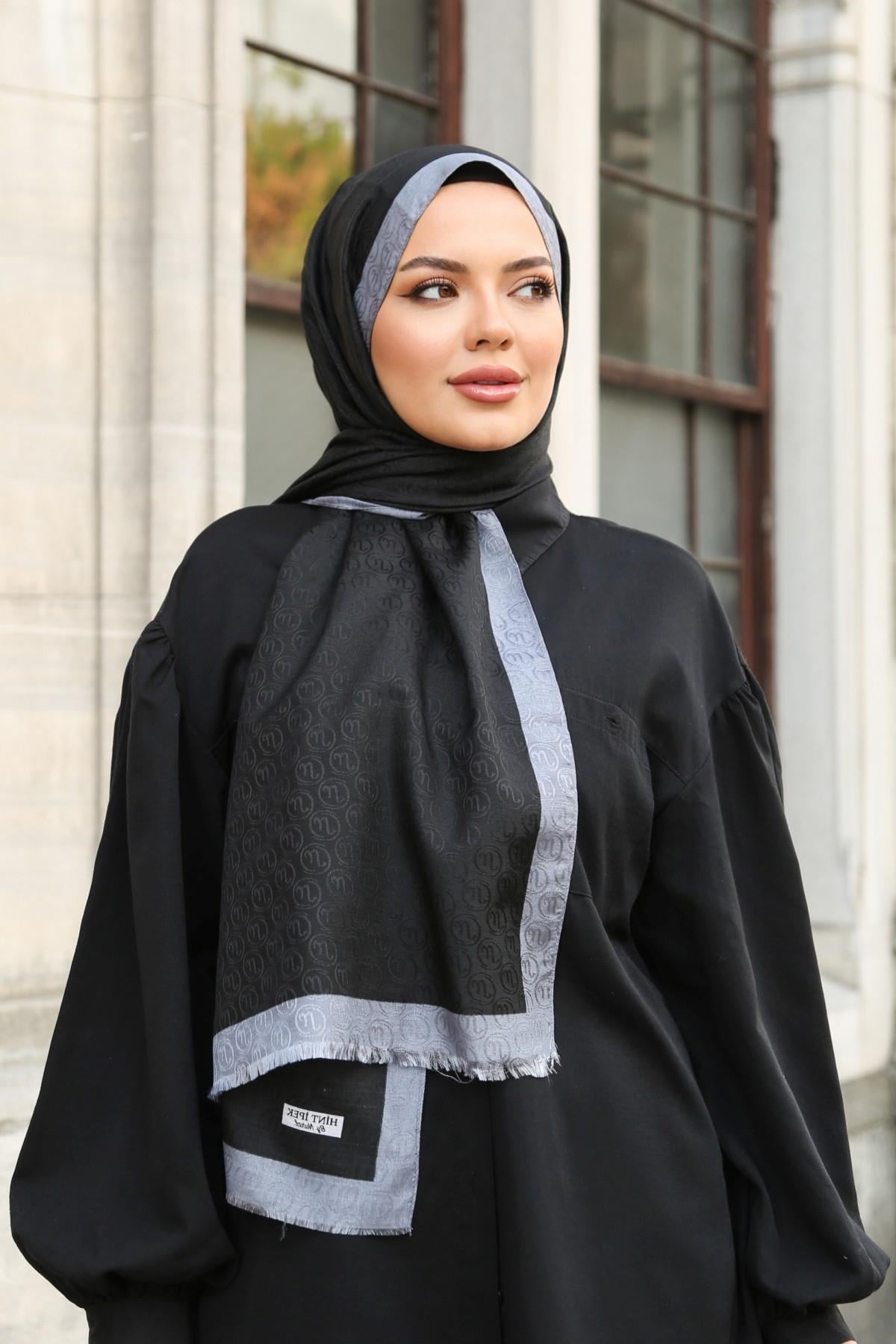 Monogram Shawl MONOV08-32