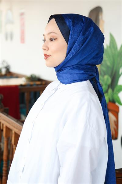 Monogram Shawl MONOV08-17