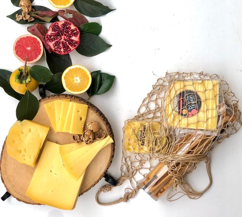 Tam Yağlı Kars Eski Kaşar Peyniri 250 gr – Olgunlaştırılmış