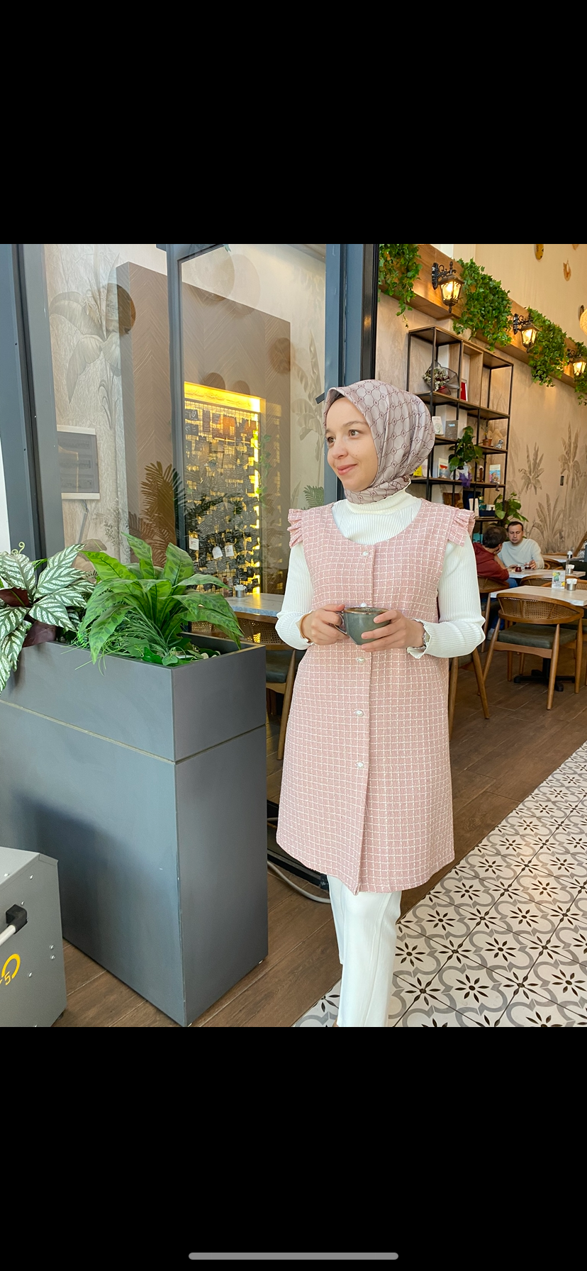 PEMBE TÜVİT YELEK