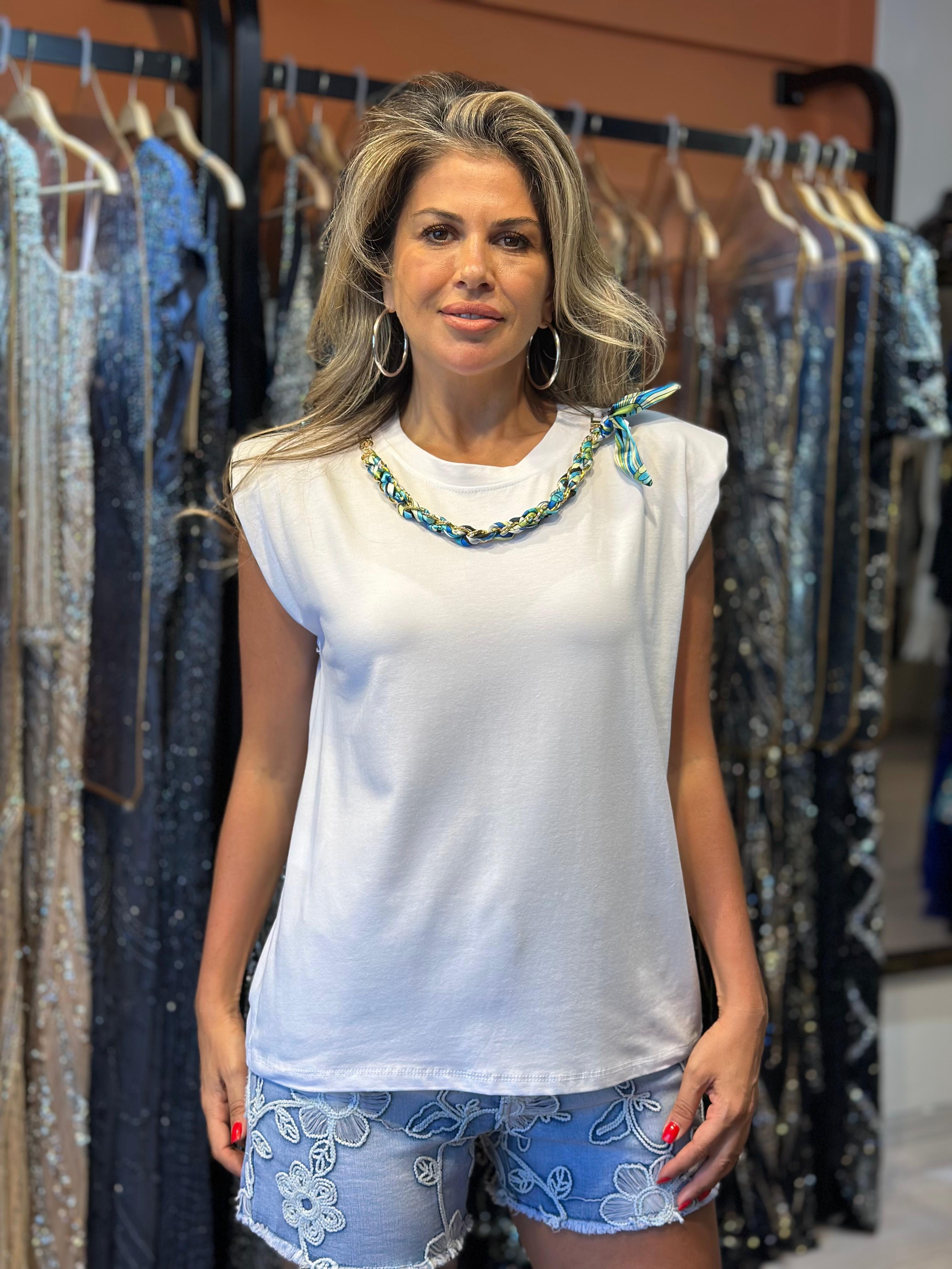 Eşarp Zincir Detaylı Tişört