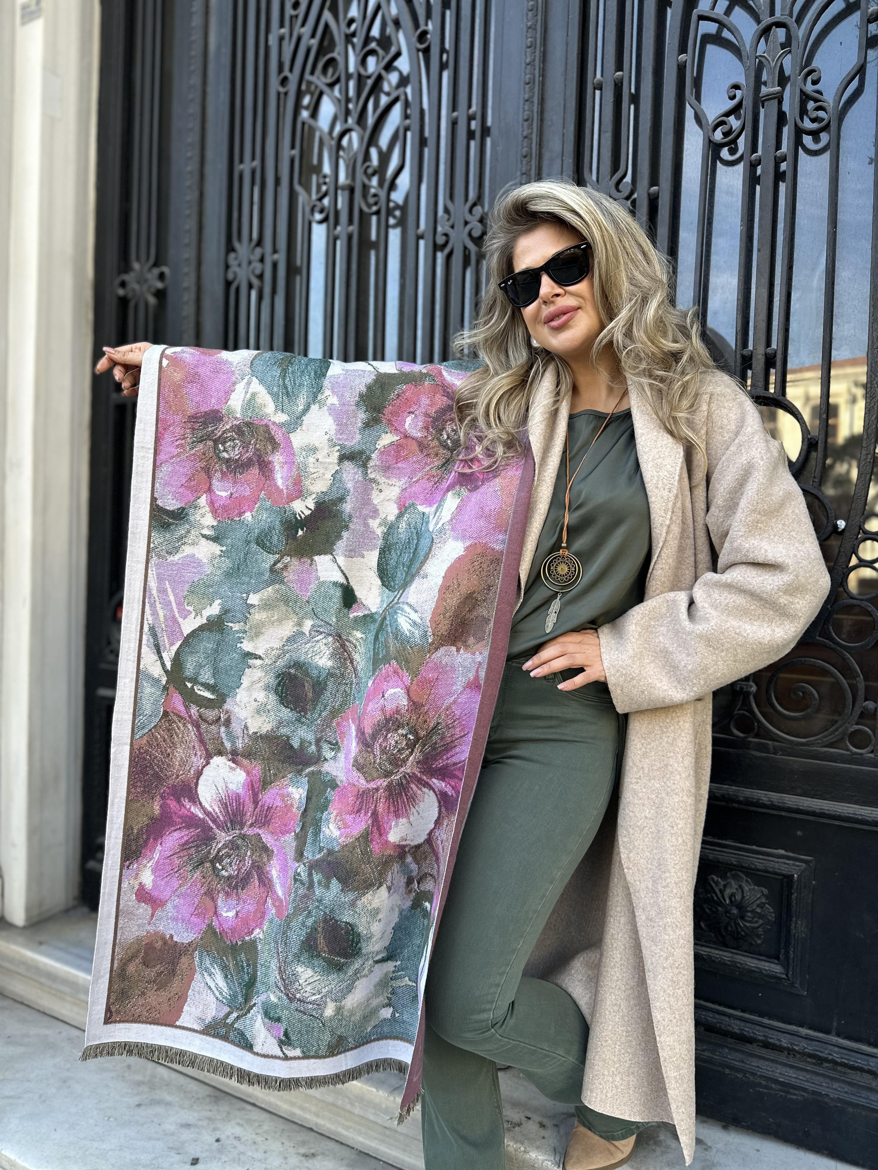 Pembe Çiçekli Yeşil Şal