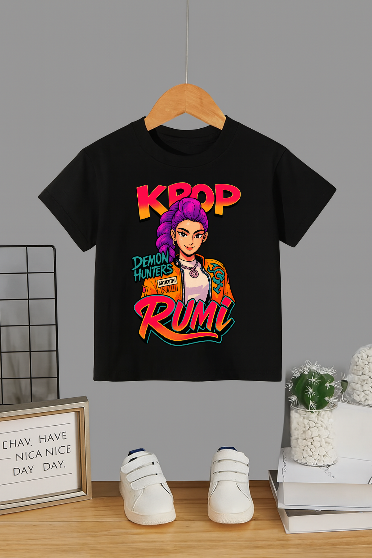 K-Pop Demon Hunters Rumi Baskılı Siyah Tişört