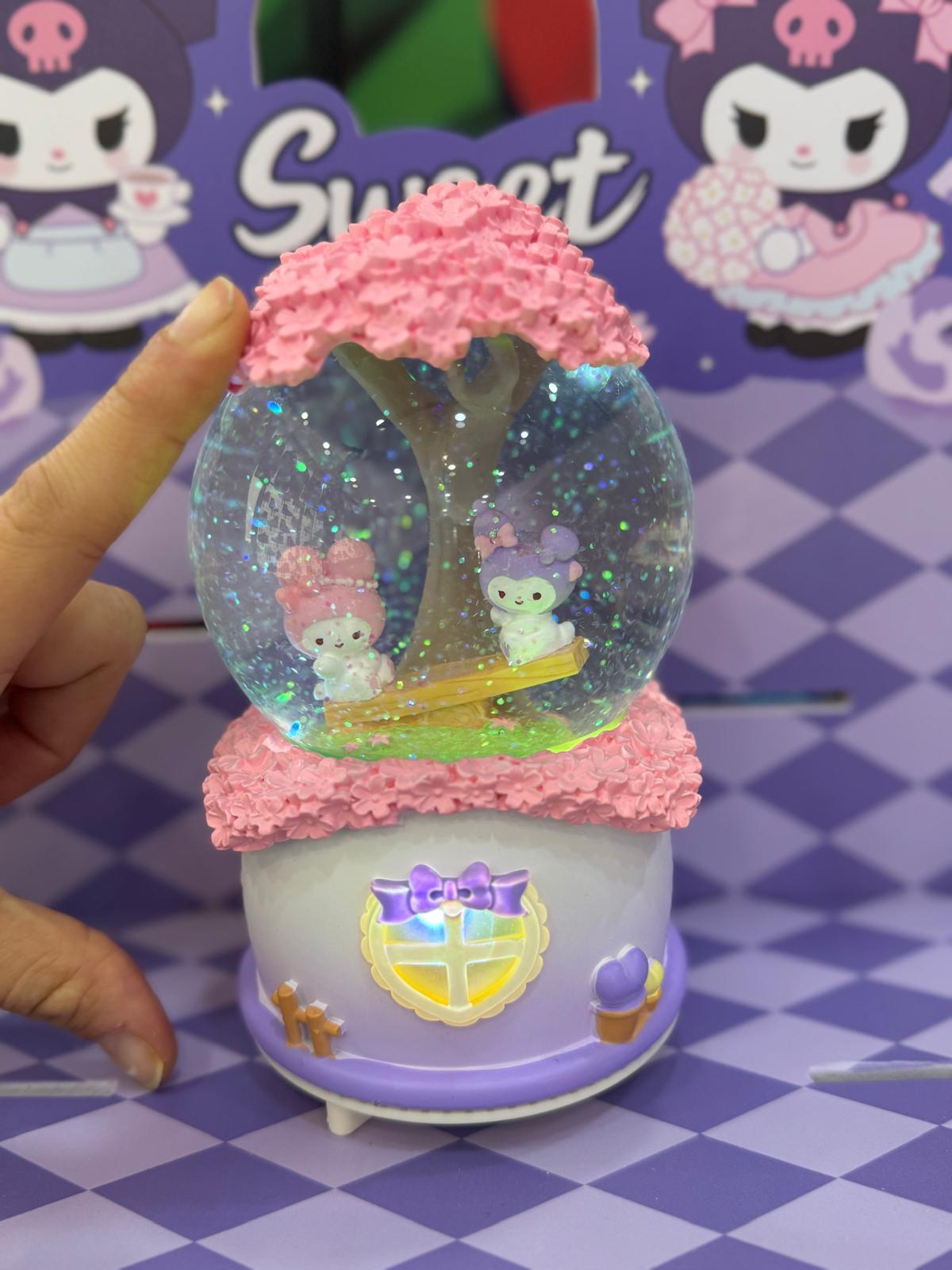 Kuromi&Mymelody Salıncak Büyük Boy Dönen  Işıklı Ve Müzikli Kar Küresi