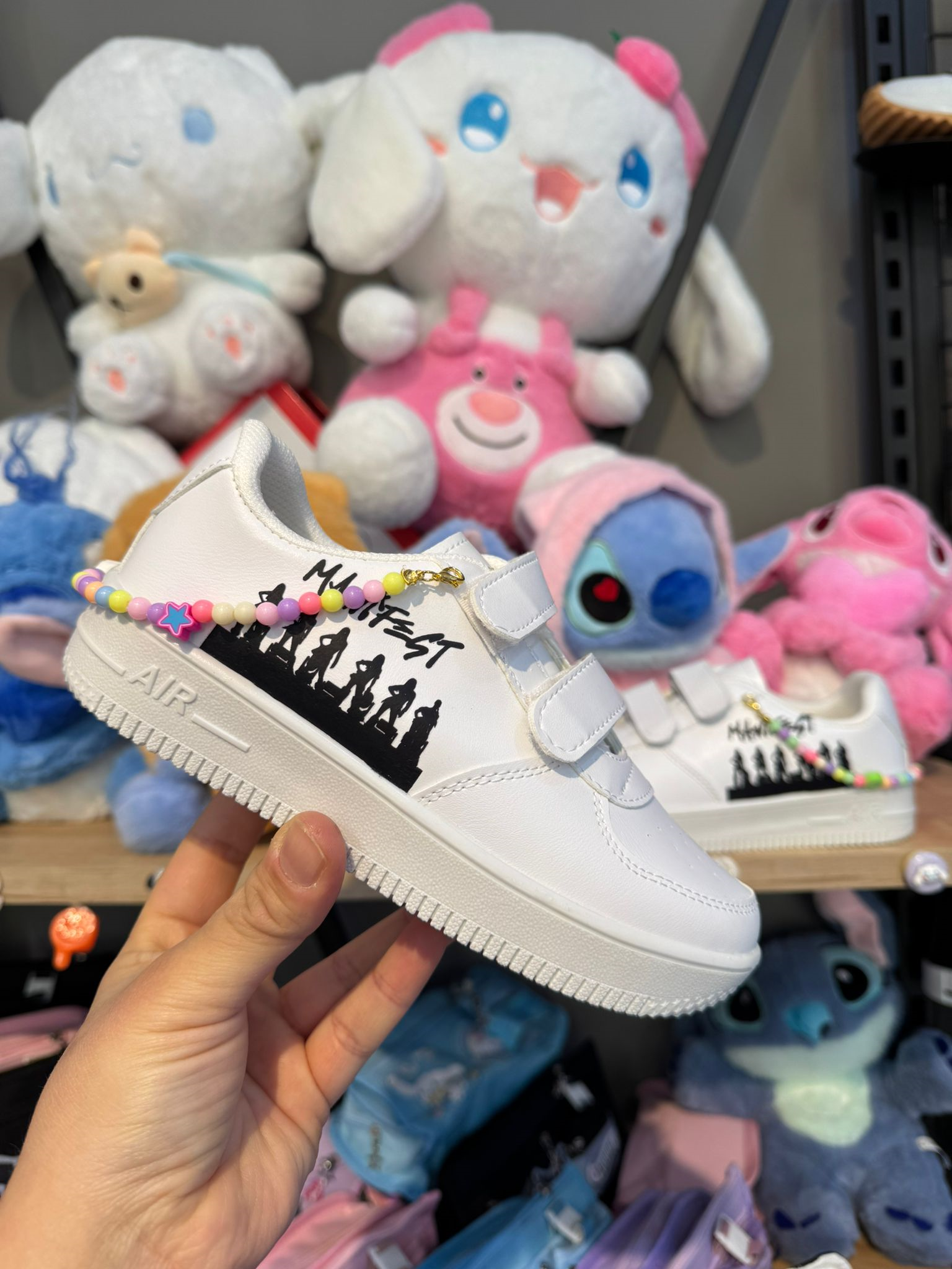 Manifest Baskılı Beyaz Boncuk Ve Halhallı Çırtlı Spor Ayakkabı Sneaker 
