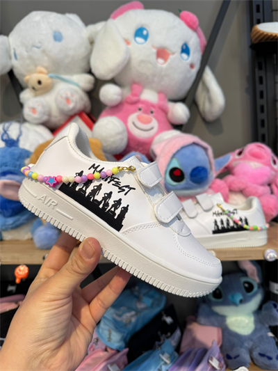 Manifest Baskılı Beyaz Boncuk Ve Halhallı Çırtlı Spor Ayakkabı Sneaker 