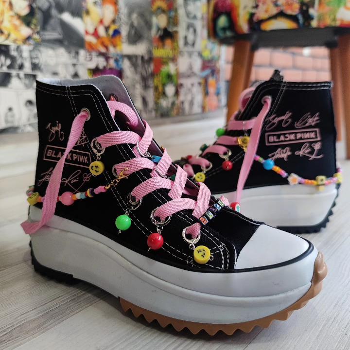 Blackpink İmza Ve Kalp Baskılı Boncuk Süslü Ve Halhallı Siyah Sneaker