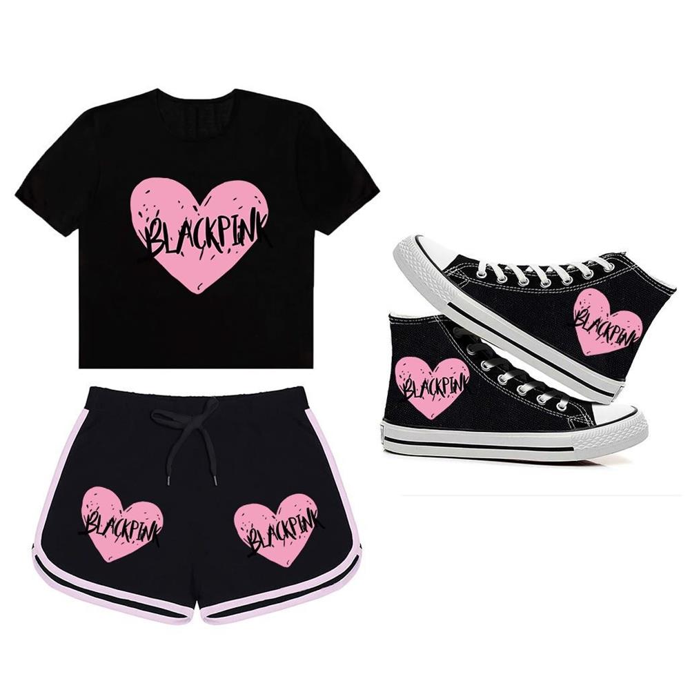 Blackpink Kalp baskılı ayakkabı,şort,tshirt Kombin