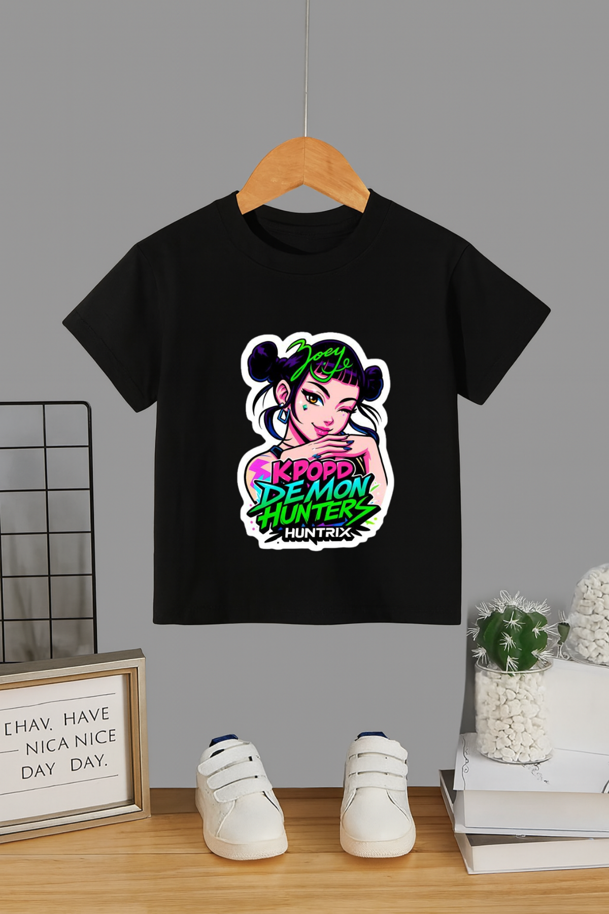 K-Pop Demon Hunters Huntrix Zoey Baskılı Siyah Tişört