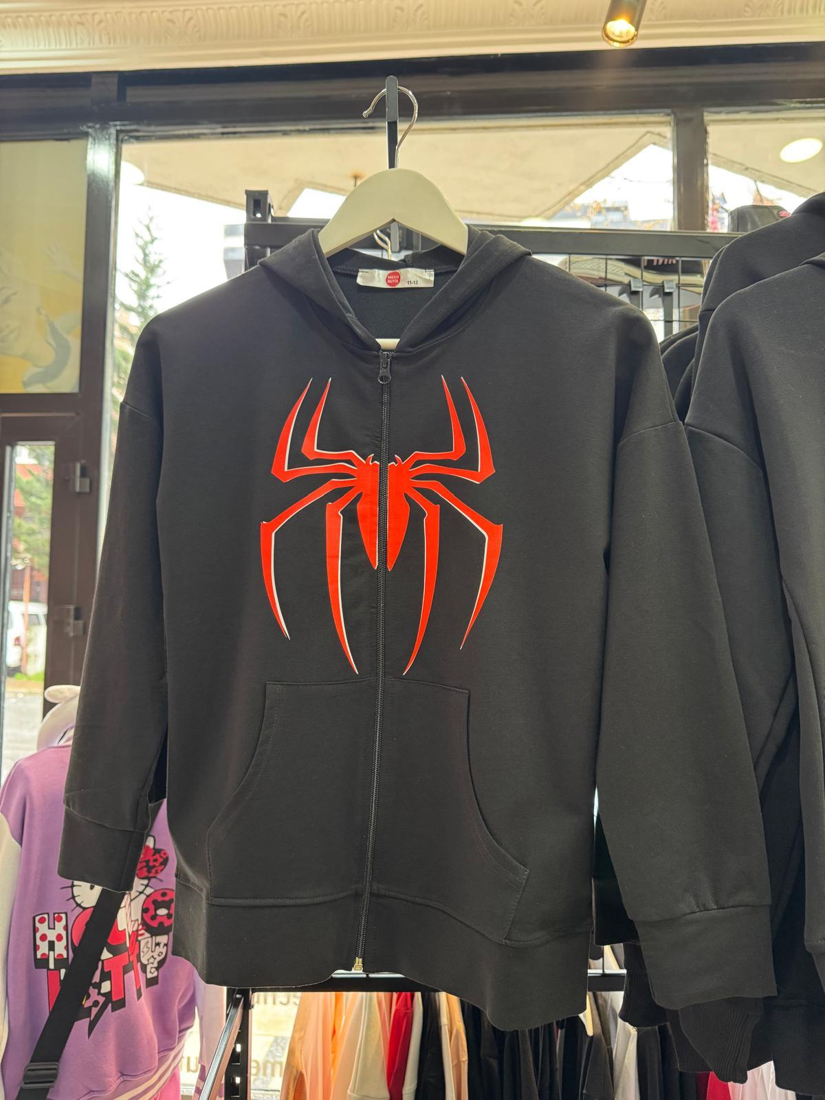 Kırmızı Örümcek Baskılı Outlet Siyah Fermuarlı Hırka 