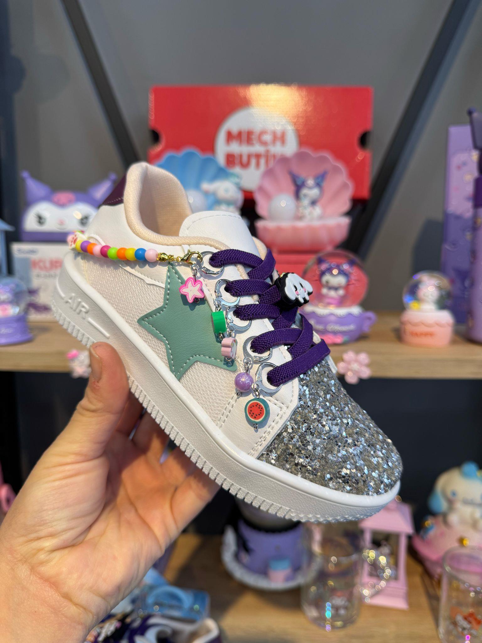 Kuromi Ve Cinnamoroll Aksesuarlı Boncuk Ve Halhallı Yeşil Yıldızlı Ayakkabı Sneaker 